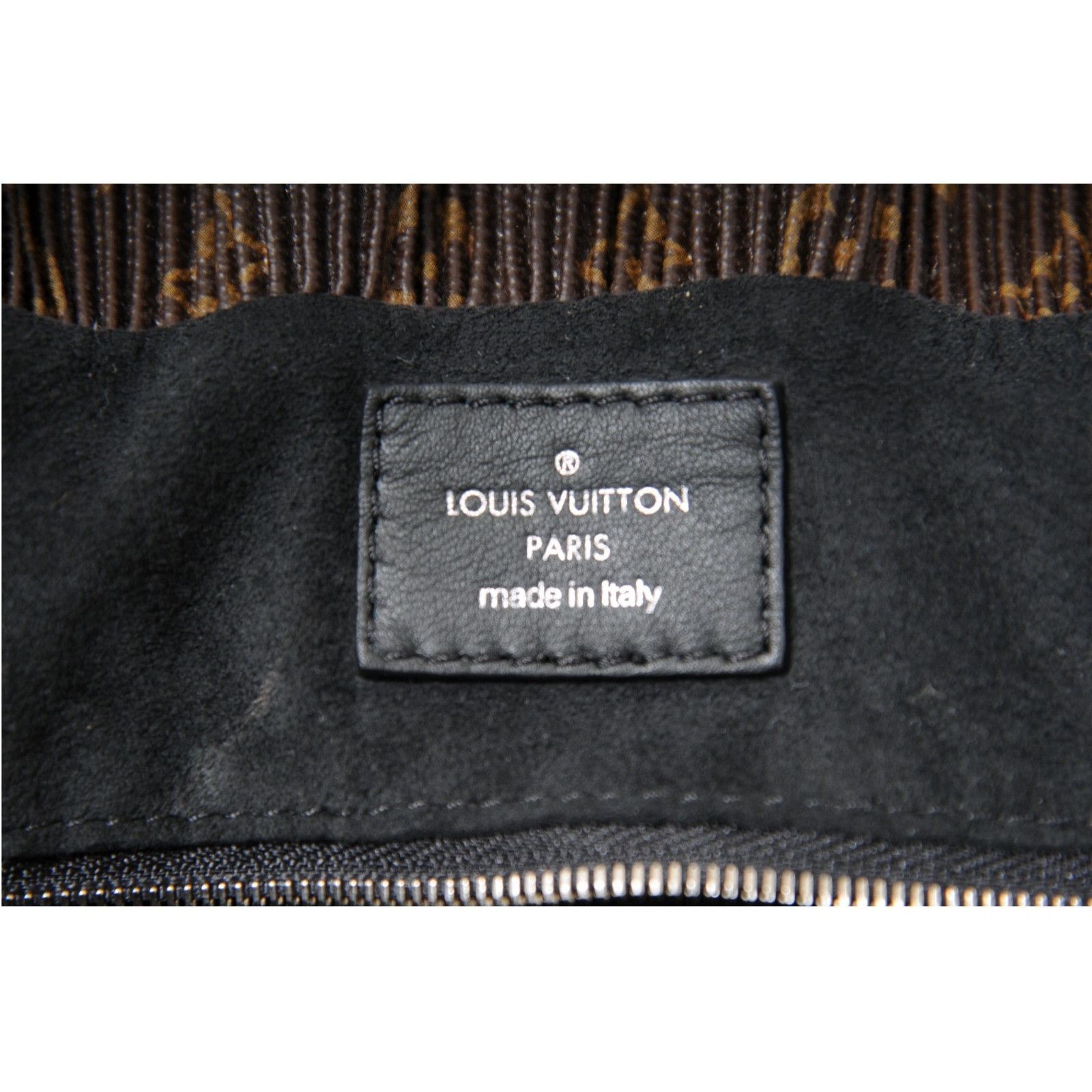 Louis Vuitton Lv Logo Monogram Pleated Explorer Bag MM Brown Size ONE SIZE - 15 Thumbnail