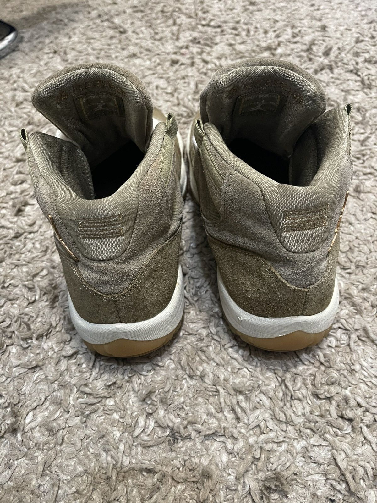 Jordan Brand Jordan 11 Women’s “Neutral Olive” Size US 9 / IT 39 - 6 Thumbnail