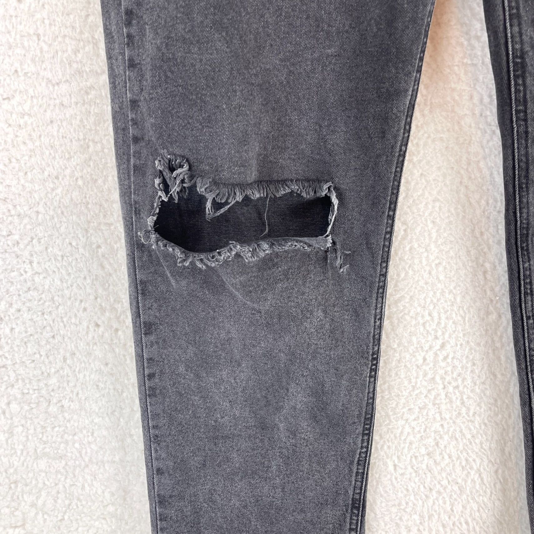 Vintage Carly Jean Black Denim Josie Distressed Straight Jeans Womens High-Rise Size 15-32 waist Size 36" / US 14 / IT 50 - 4 Thumbnail