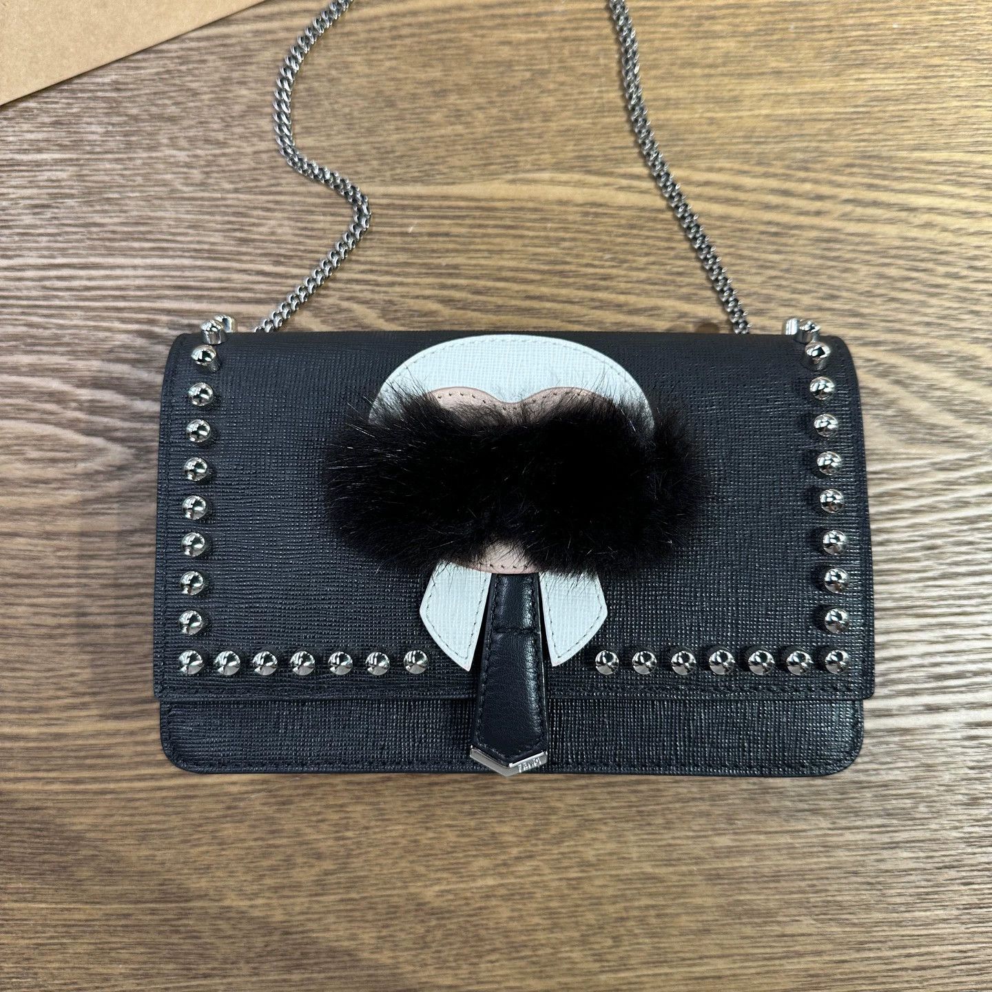 Fendi Fendi Karl Lagerfeld Mink Fur Rivet ChainBag apr653 Size ONE SIZE - 1 Thumbnail