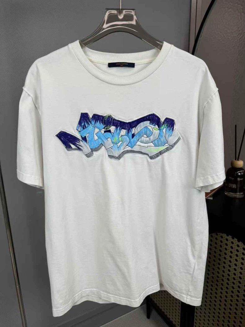 Louis Vuitton Louis Vuitton White graffiti embroidered short sleeves Size US L / EU 52-54 / 3 - 1 Thumbnail