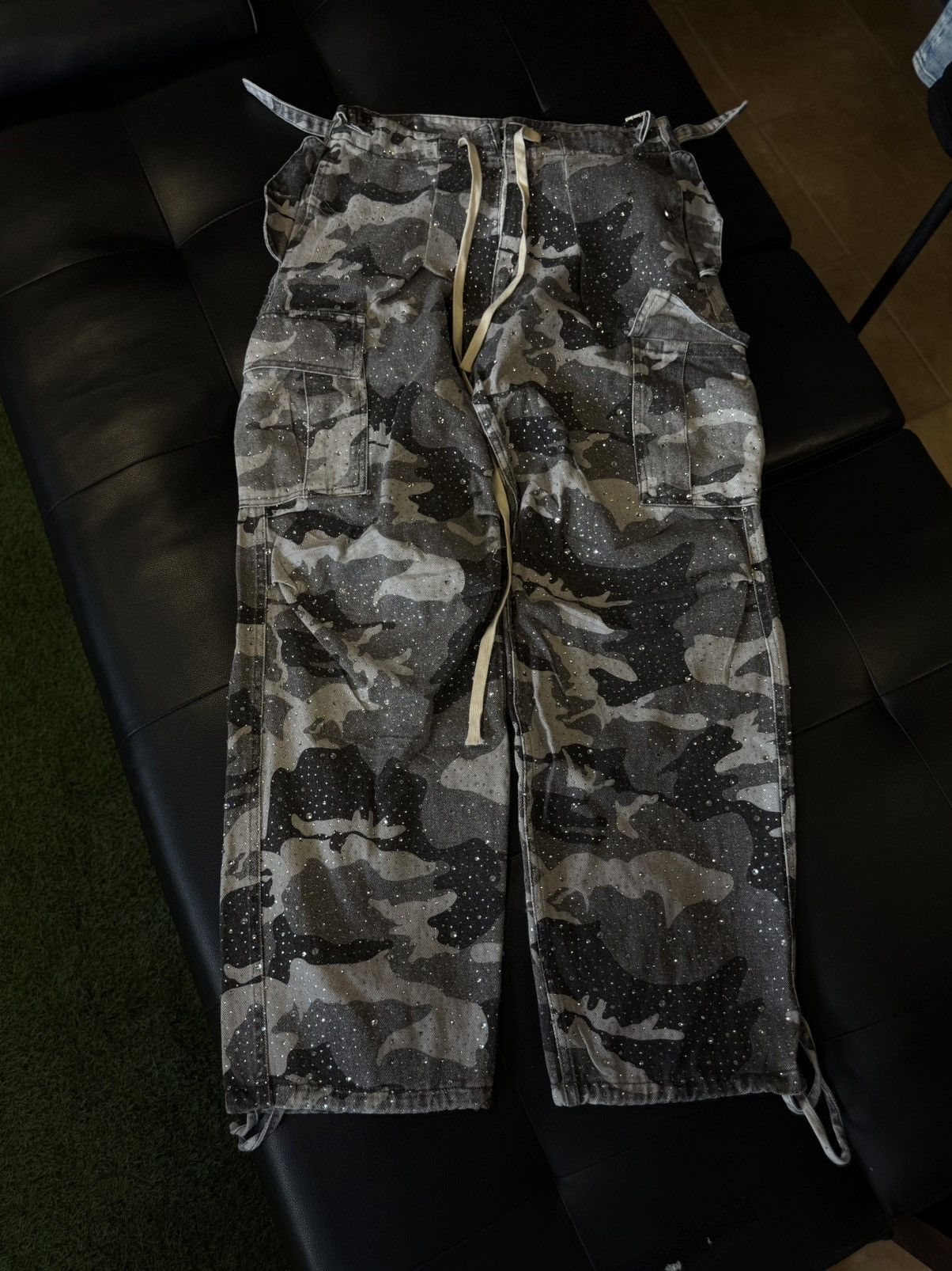 Valley Jogger Pants Stone Crystal Size 30 (NEW)
