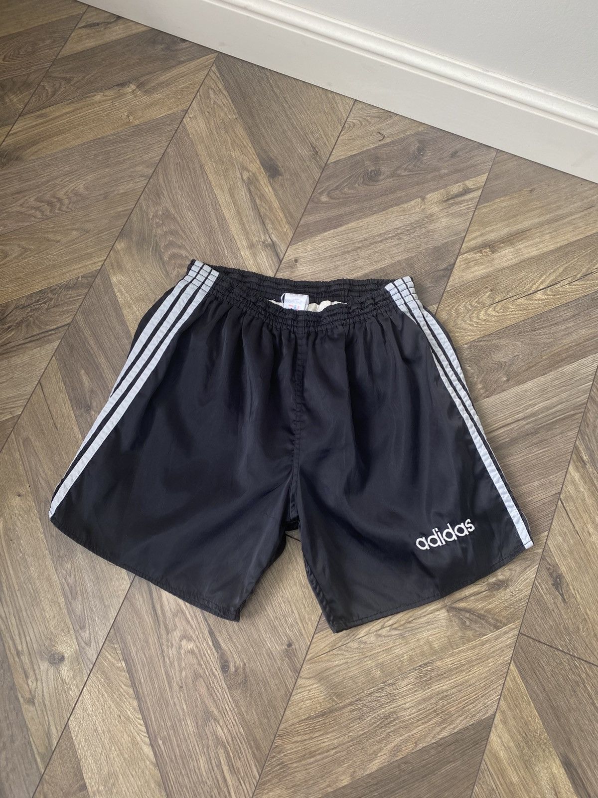 Adidas Vintage Adidas 90s style shorts Size US 31 - 3 Thumbnail