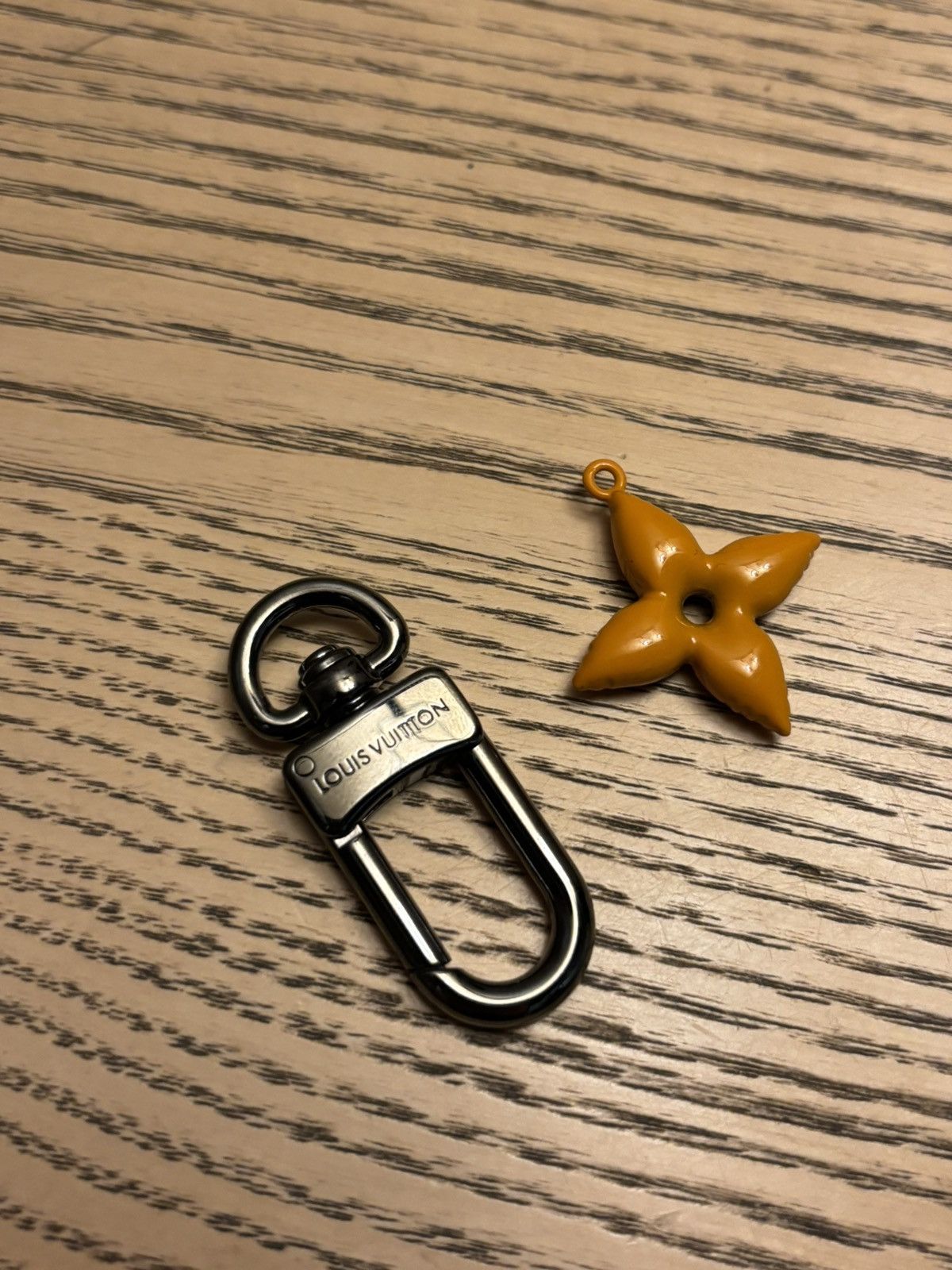 Louis Vuitton Louis vuitton charm Size ONE SIZE - 4 Thumbnail