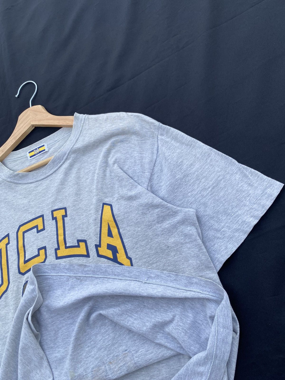 Vintage Rare Vintage UCLA Bruins Tshirt Size US L / EU 52-54 / 3 - 8 Thumbnail