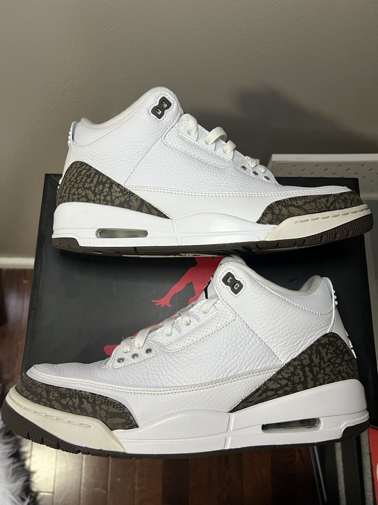 Jordan Brand Jordan 3 Retro Mocha 2018 Nike Air MJ Mens White Size 10.5 Size US 10.5 / EU 43-44 - 3 Thumbnail