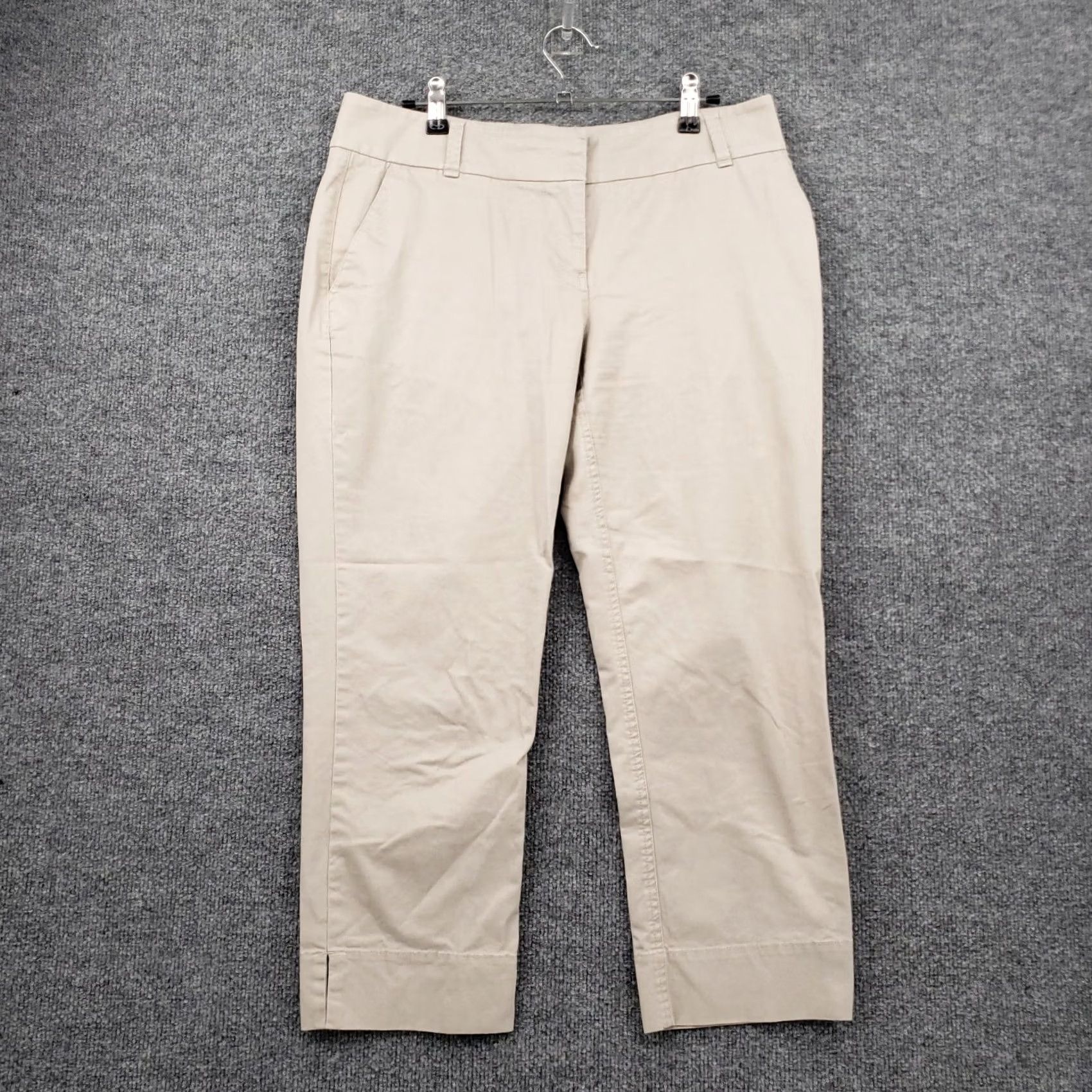 Tommy Bahama Tommy Bahama Pants Womens 6 Khaki Capri Mid-Rise Straight Flat Front Side Slit Size 28" / US 6 / IT 42 - 2 Thumbnail
