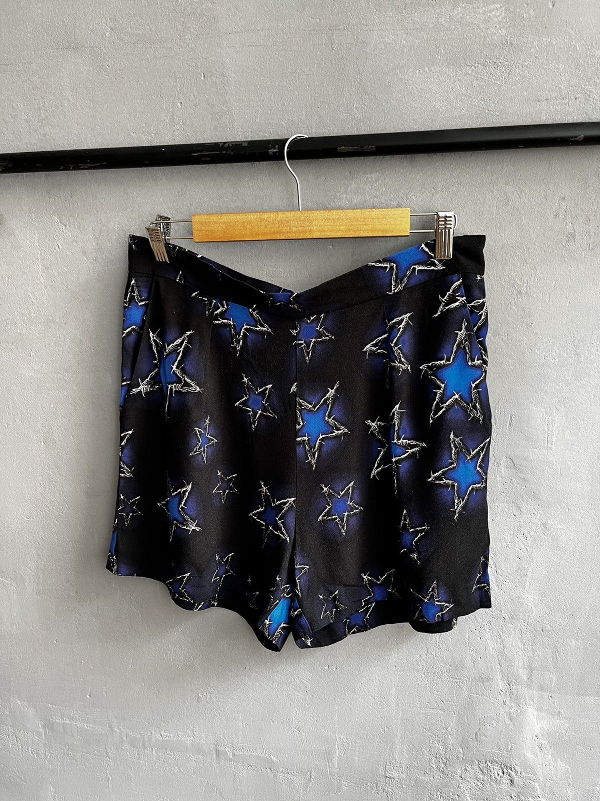 Just Cavalli barbwire stars print shorts
