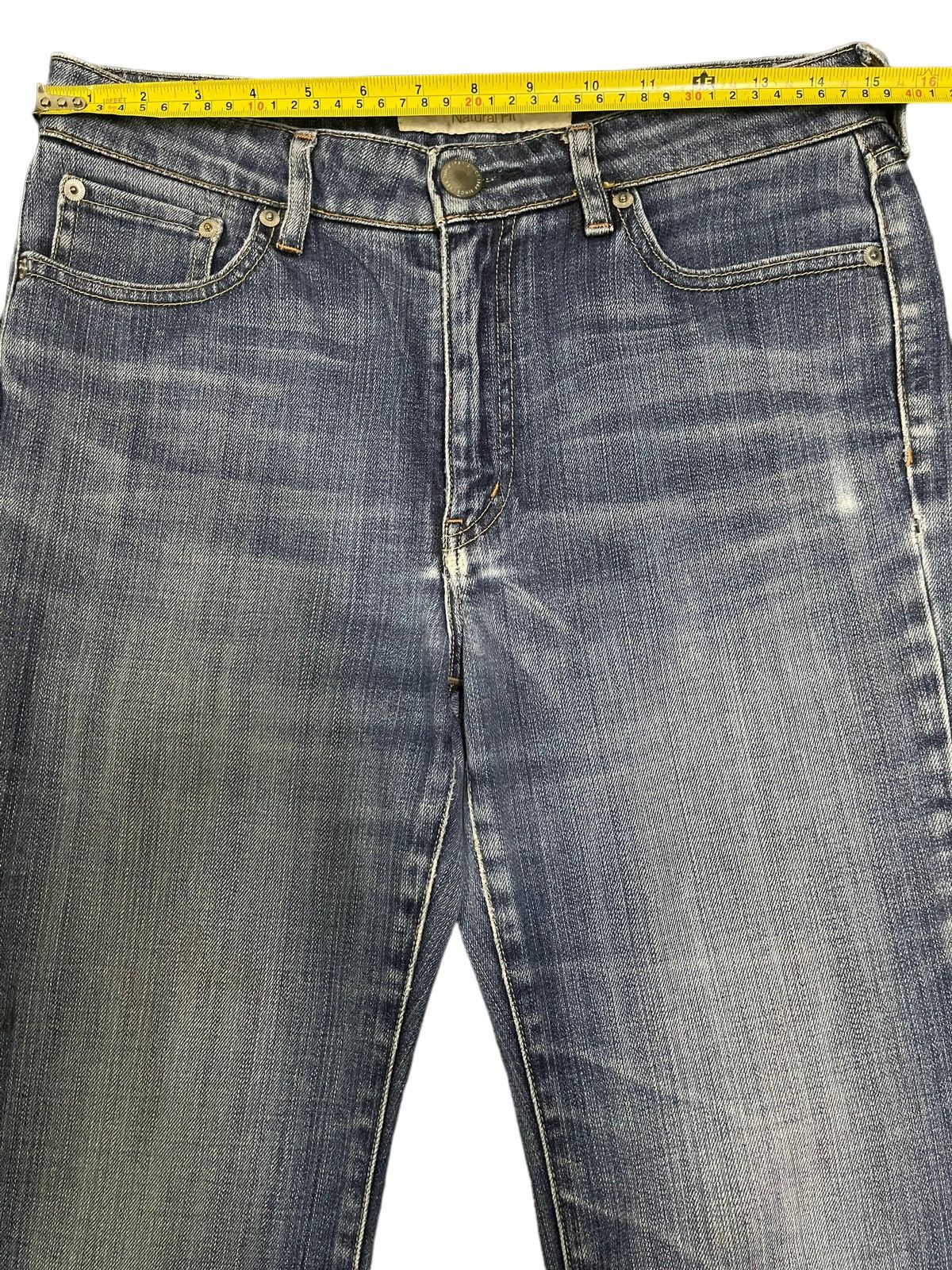 Uniqlo Vintage Japanese Uniqlo Blue Wash Baggy Style Flare Jeans Size US 30 / EU 46 - 9 Thumbnail