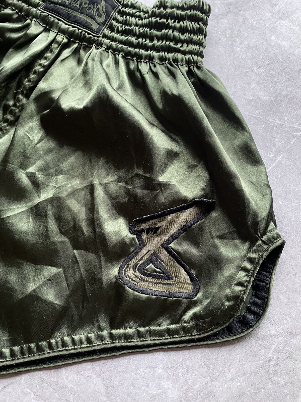 Vintage Vintage 8 WEAPONS Muay Thai Boxing MMA Khaki Shorts Size XL Size US 34 / EU 50 - 4 Thumbnail