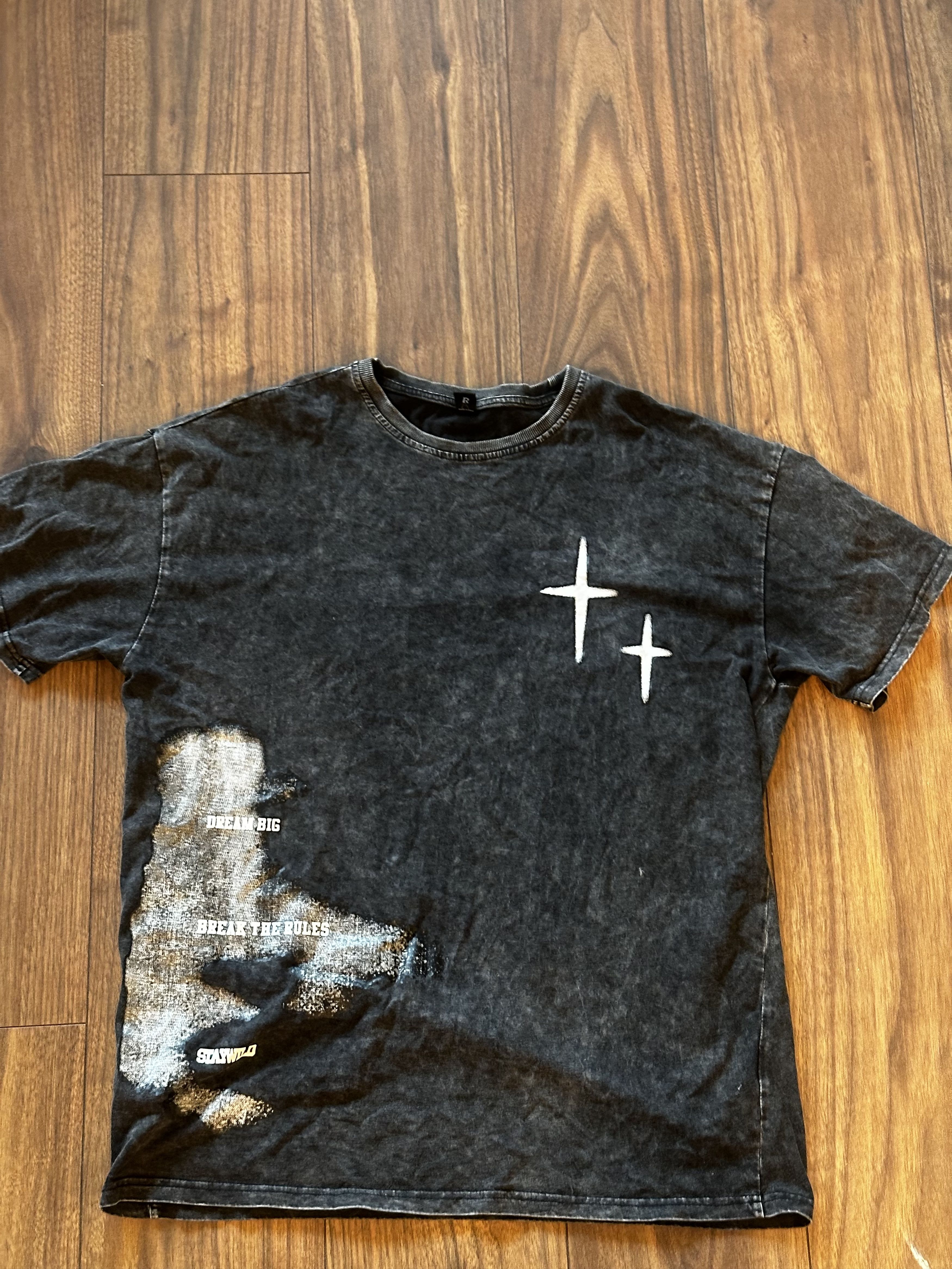 Other ROMWE Black Acid Wash Washed Graphic T-Shirt Cross Design Size US XL / EU 56 / 4 - 5 Thumbnail