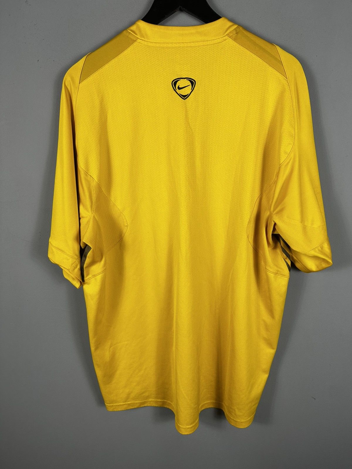 Vintage Vintage 90s NIKE t shirt Y2K Retro Old Celtic Size US XL / EU 56 / 4 - 6 Thumbnail