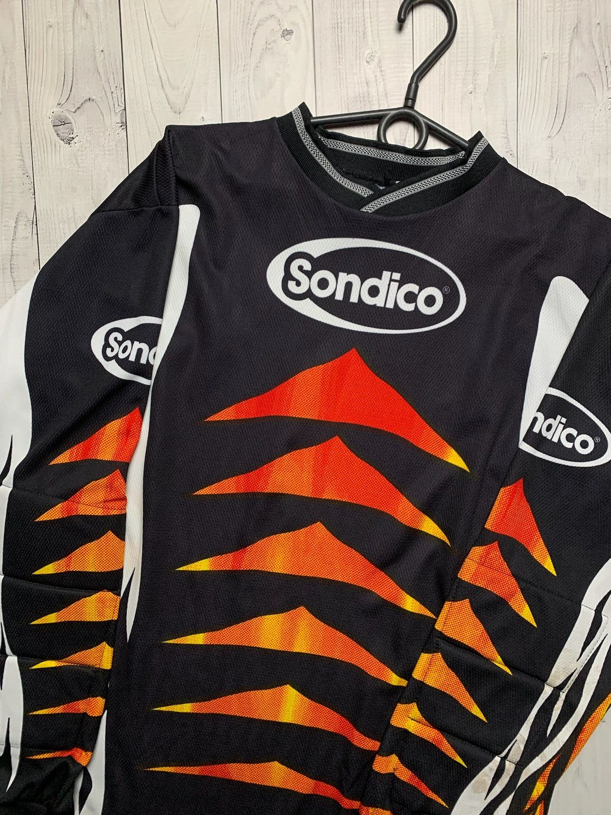 Vintage Vintage Sondico goalkeeper soccer jersey fire rare size L Size US L / EU 52-54 / 3 - 2 Thumbnail