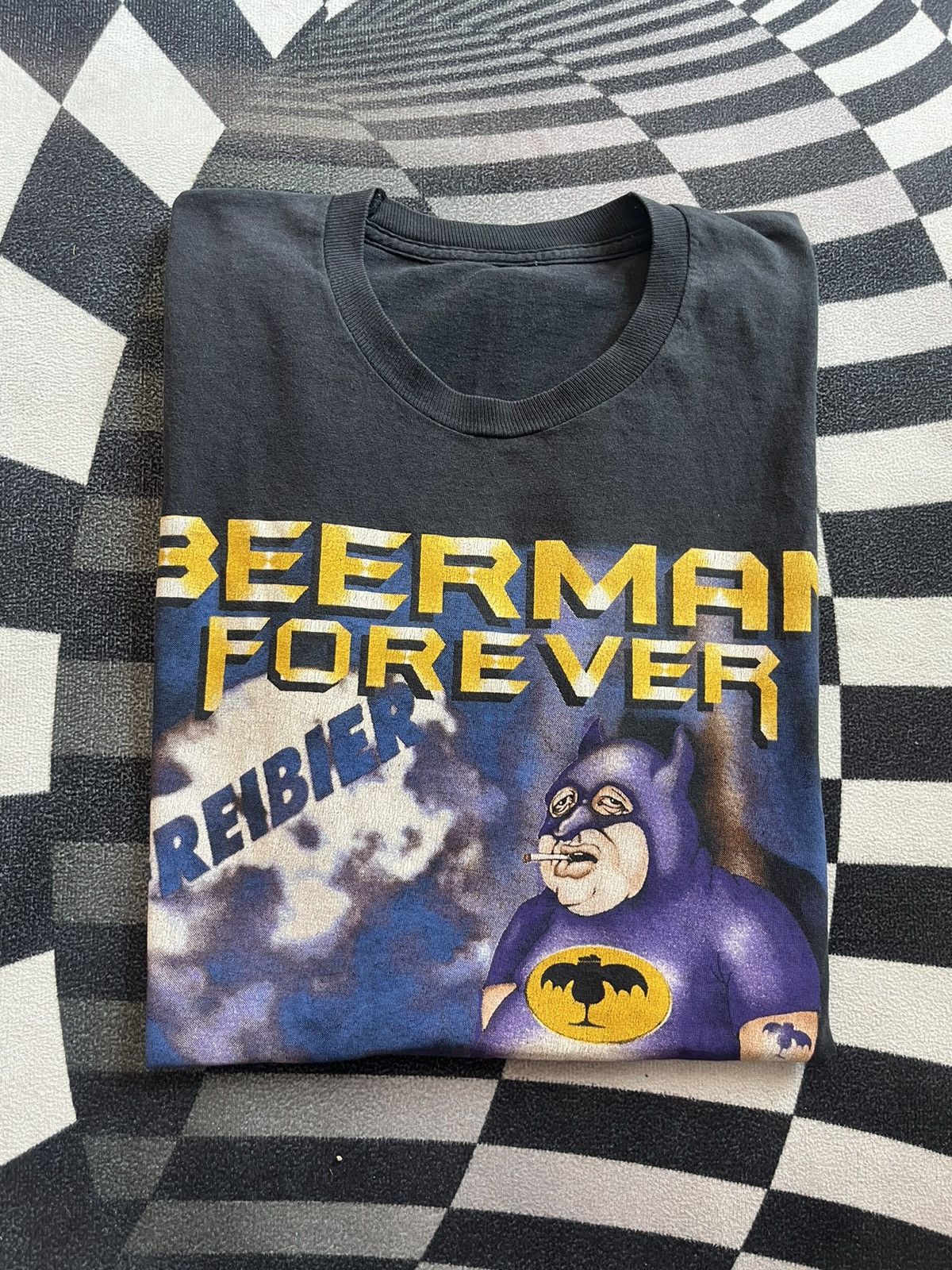 DC Comics Vintage BEER MAN FOREVER FREIBIER Design by Mad Max 95’s Size US XL / EU 56 / 4 - 1 Thumbnail