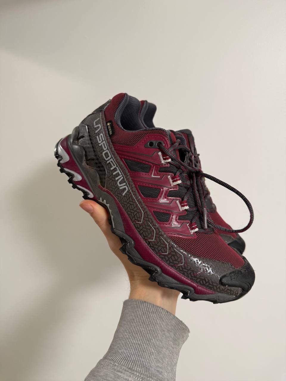 La Sportiva La Sportiva Raptor 2 Akyra GTX gore Tex red hiking shoes Size US 7.5 / IT 37.5 - 1 Thumbnail