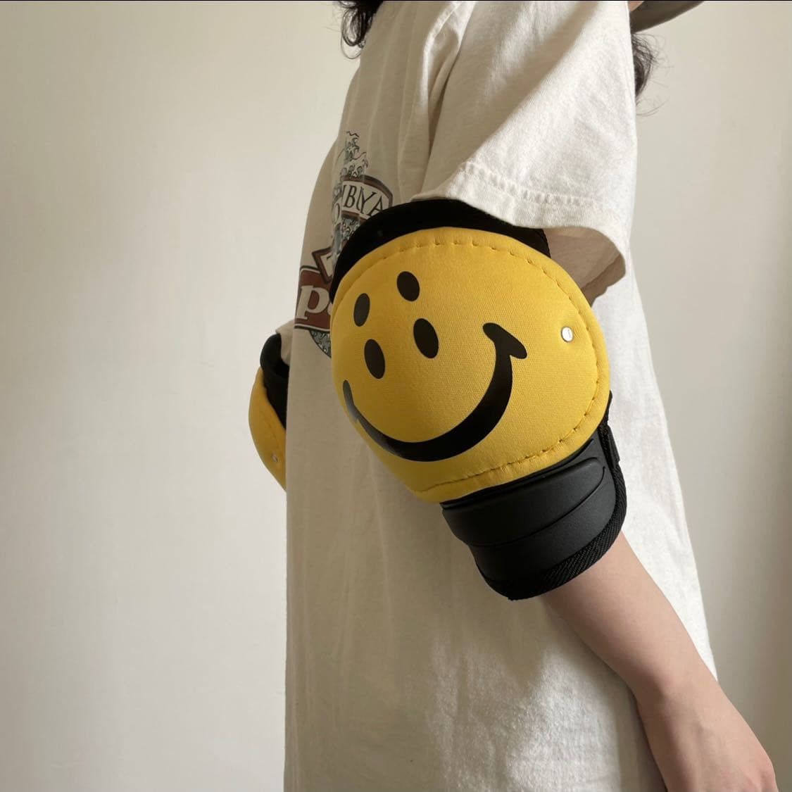 Kapital Kapital Rain Smiley Knee Pads Size ONE SIZE - 1 Thumbnail