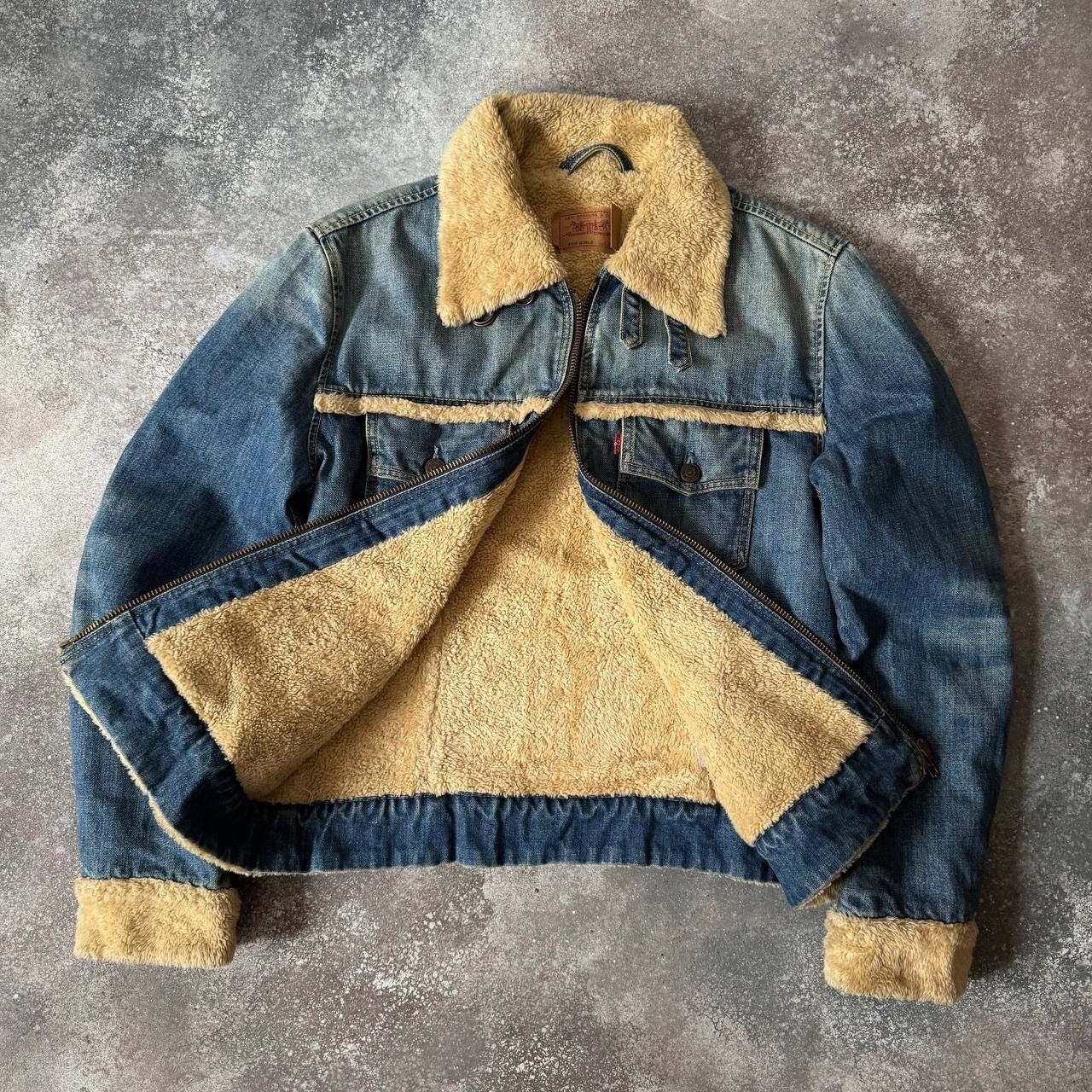 Levi's Vintage Clothing Levi’s Vintage Trucker Sherpa Washed Denim Jacket Size L / US 10 / IT 46 - 5 Thumbnail