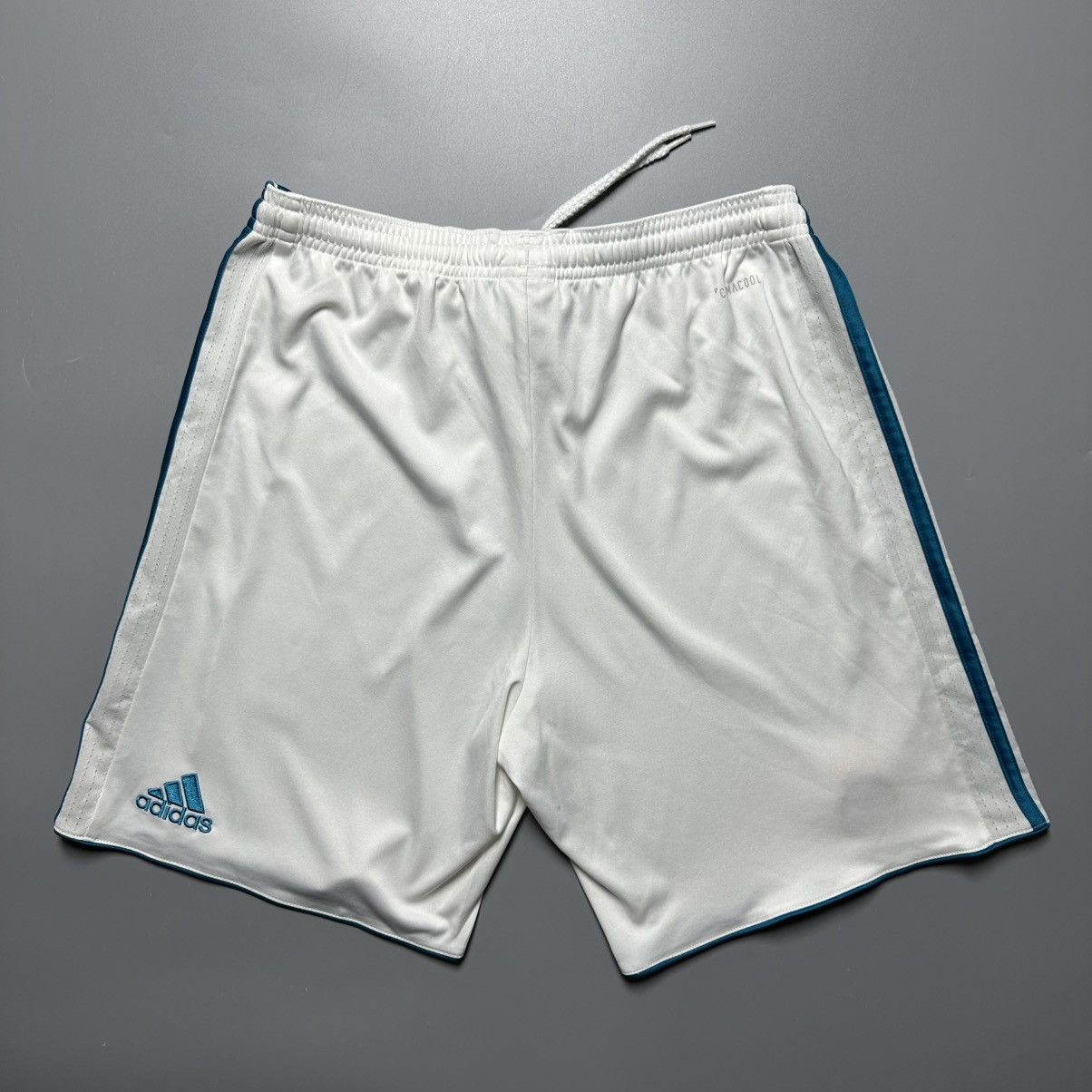 Vintage REAL MADRID ADIDAS 2016/2017 FOOTBALL HOME SHORTS #7 RONALDO Size US 29 - 6 Thumbnail