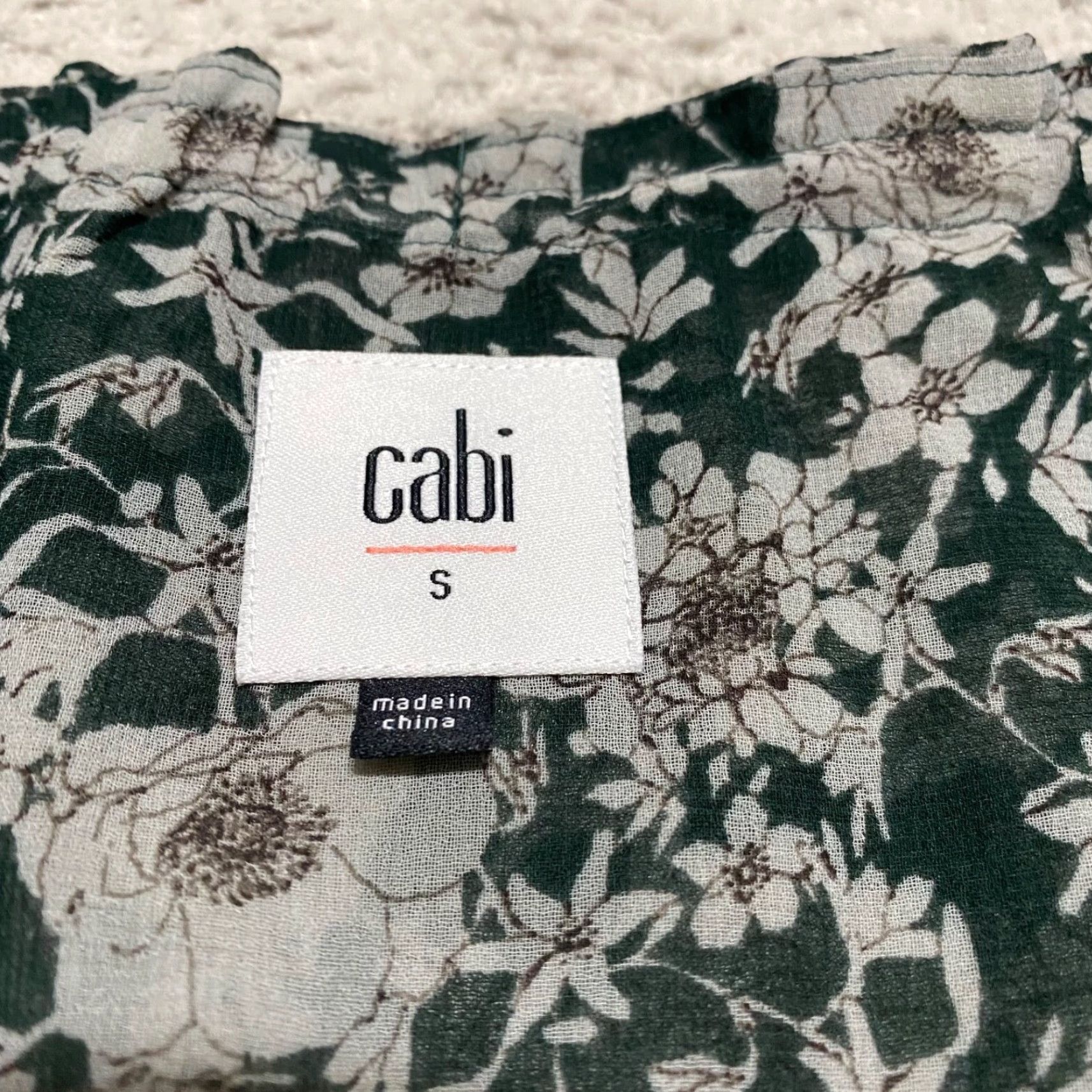 Vintage Cabi Shirt Womens Small Gray Black Floral V Neck Long Sleeve Chiffon Blouse Size S / US 4 / IT 40 - 5 Thumbnail