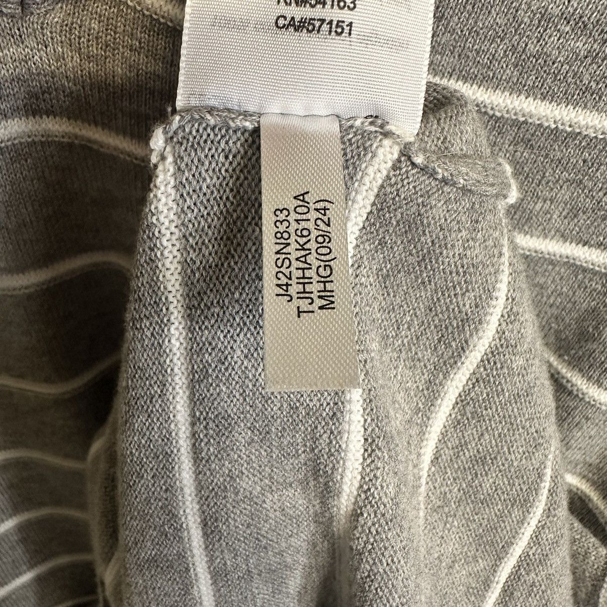 Tommy Hilfiger Tommy Hilfiger gray v-neck striped women’s sweater Size S / US 4 / IT 40 - 5 Thumbnail