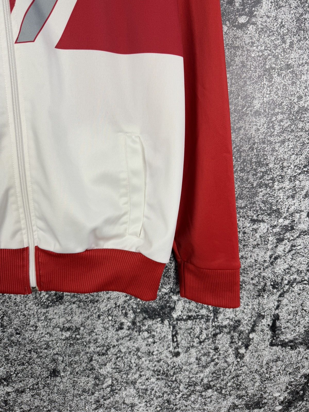 Fred Perry Fred Perry Track Jacket Bomber Casual Streetwear Size L Size US L / EU 52-54 / 3 - 5 Thumbnail