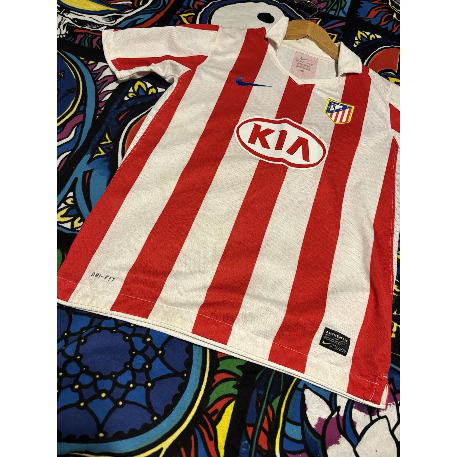 Nike OFFICIAL CLUB ATLETICO DE MADRID 2010-11 NIKE FOOTBALL L Size US L / EU 52-54 / 3 - 12 Thumbnail