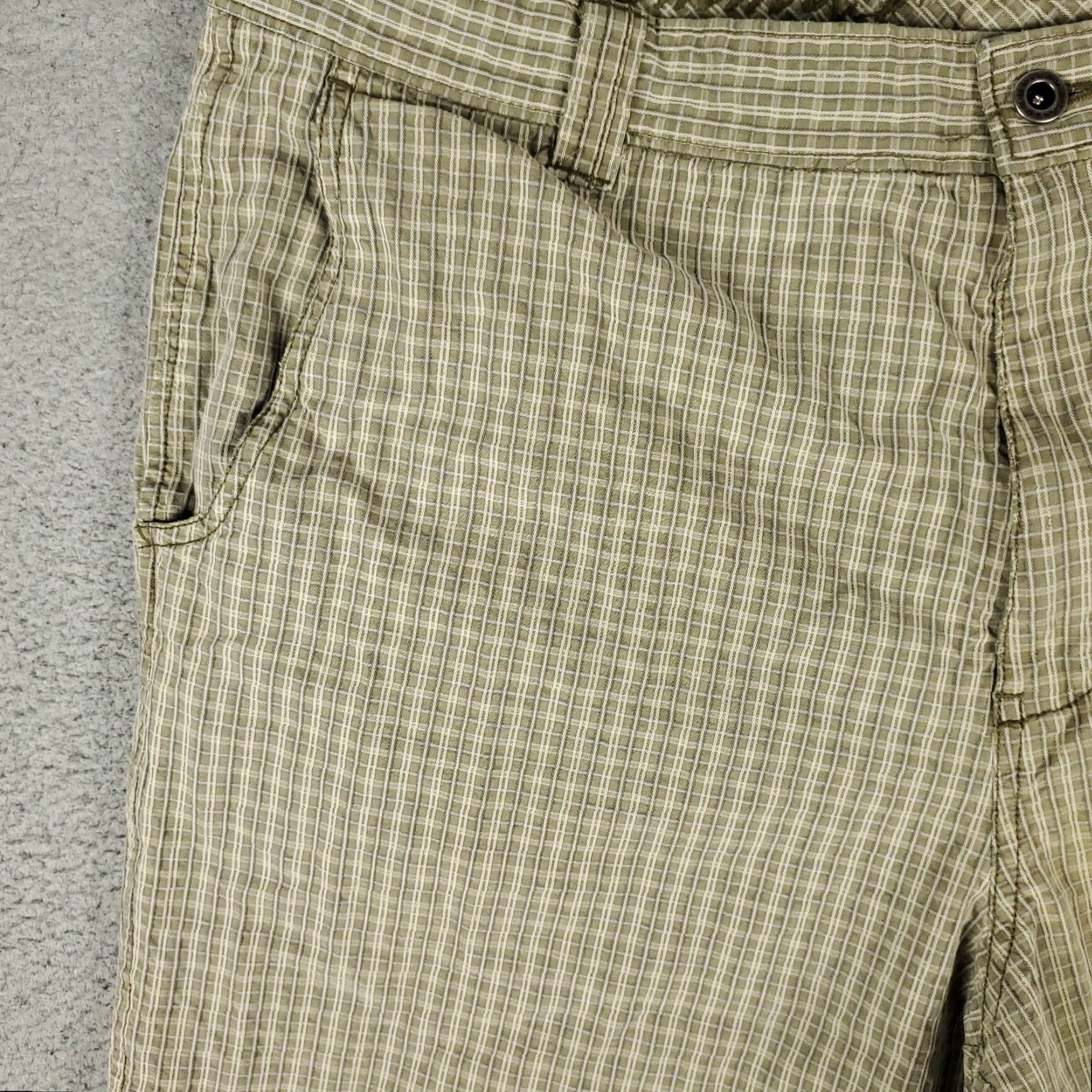 Tommy Bahama VINTAGE Tommy Bahama Shorts Men Size 34 Beige Plaid Silk Blend Flat Front Casual Chino Size US 34 / EU 50 - 2 Thumbnail