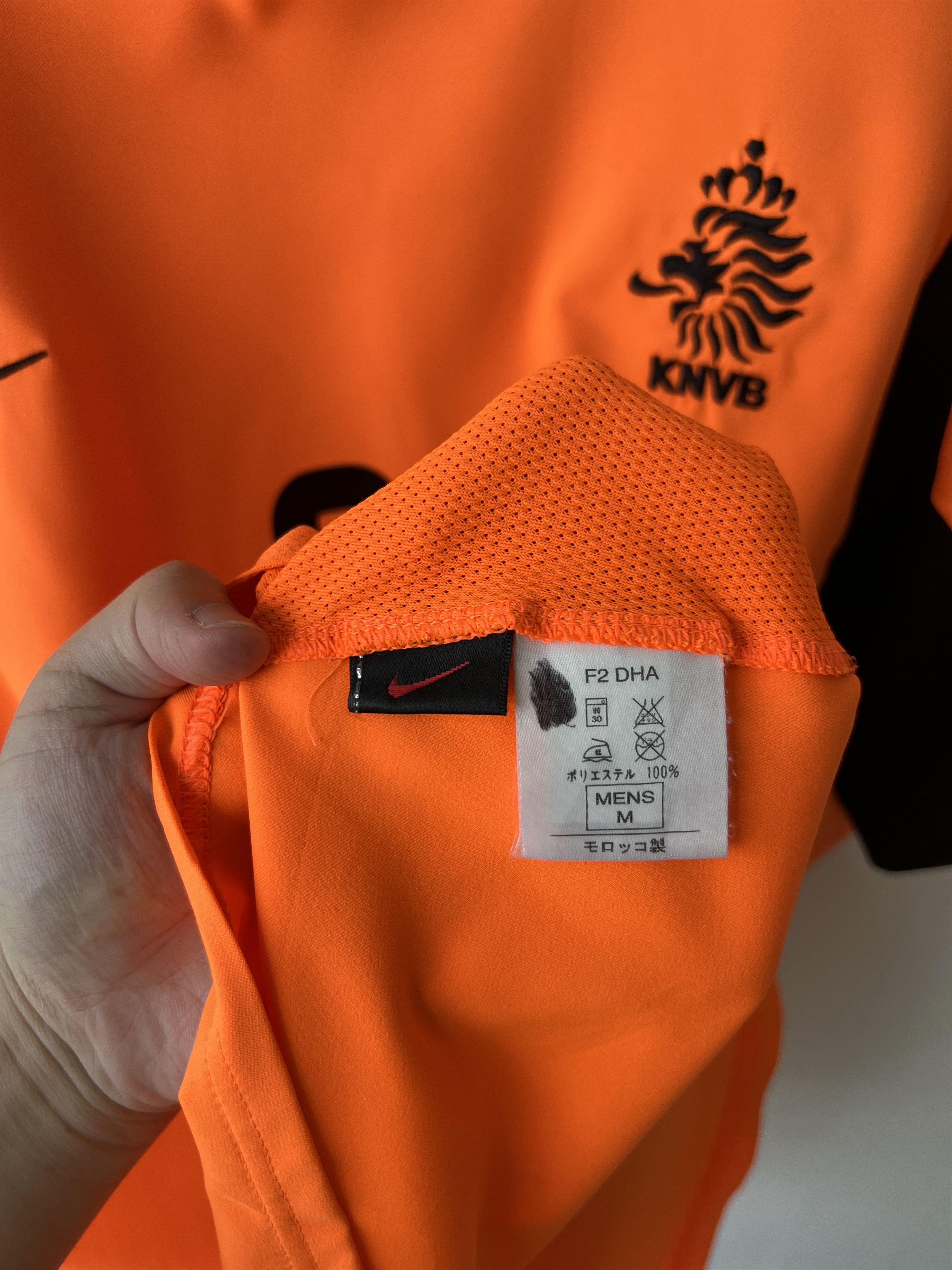 Nike (M) Holland 2002-04 Home Kit v. Nistelrooy #9 Size US M / EU 48-50 / 2 - 4 Thumbnail