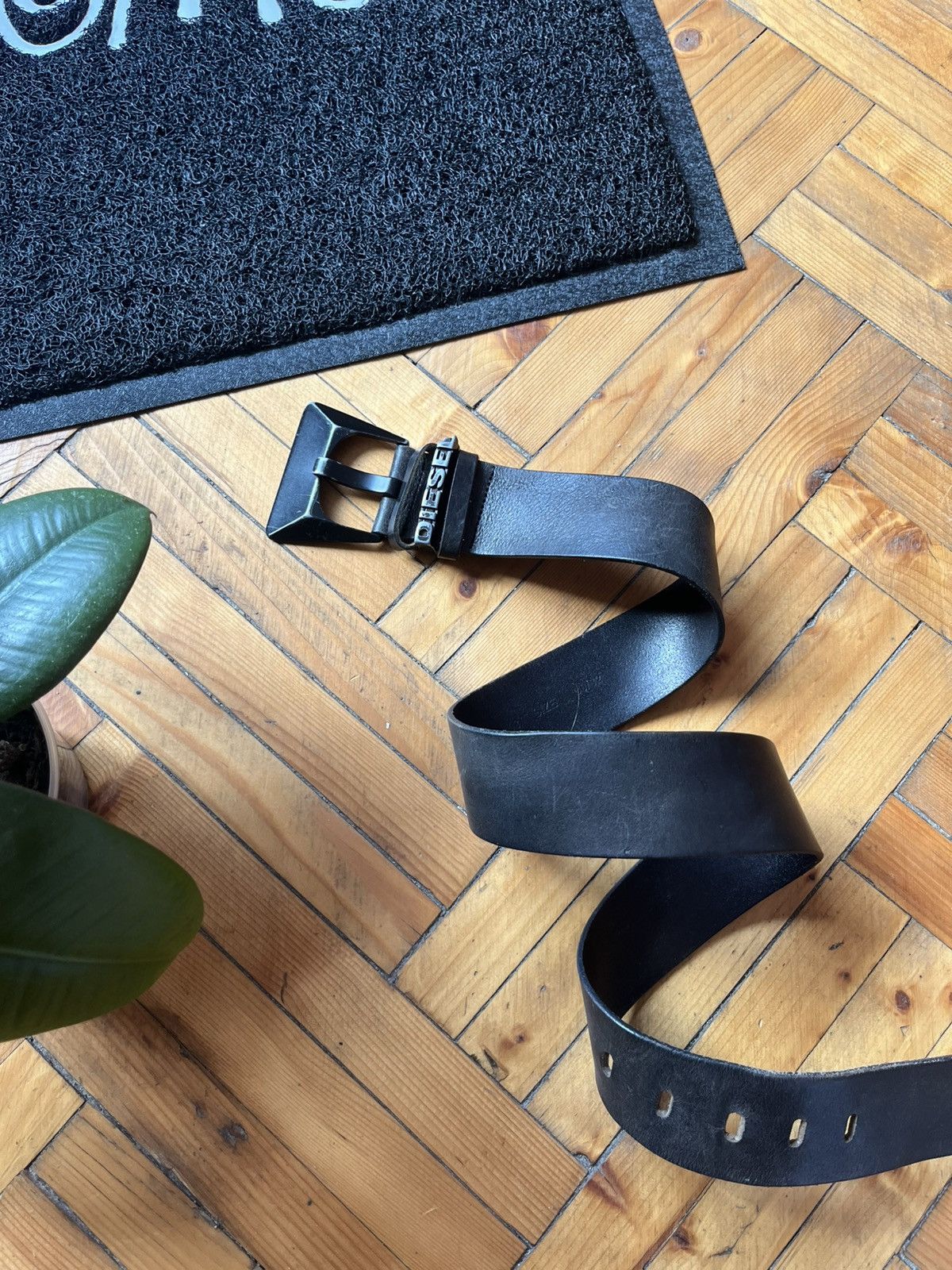 Diesel × Vintage Vintage Diesel 90's Avant Garde Big Logo Leather Belt Size ONE SIZE - 1 Thumbnail