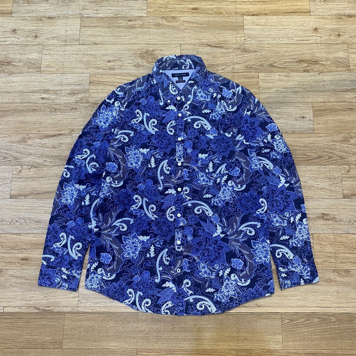Tommy Hilfiger Tommy Hilfger Batik Indonesia Button Ups Shirts Size US XXL / EU 58 / 5 - 1 Thumbnail
