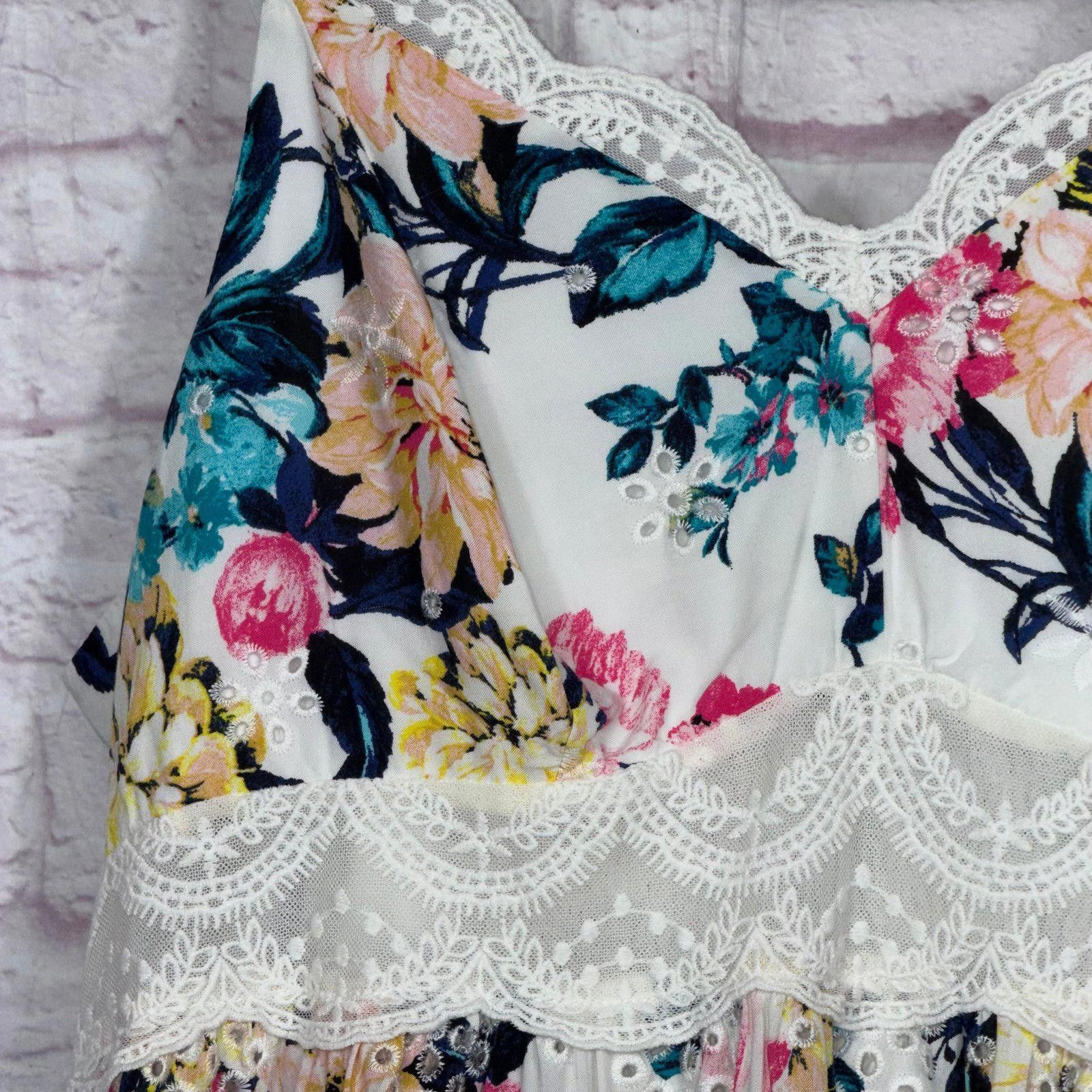 Other Torrid 4 Babydoll Eyelet Lace Detail Floral Print Top Size 4XL / US 24-26 - 4 Thumbnail
