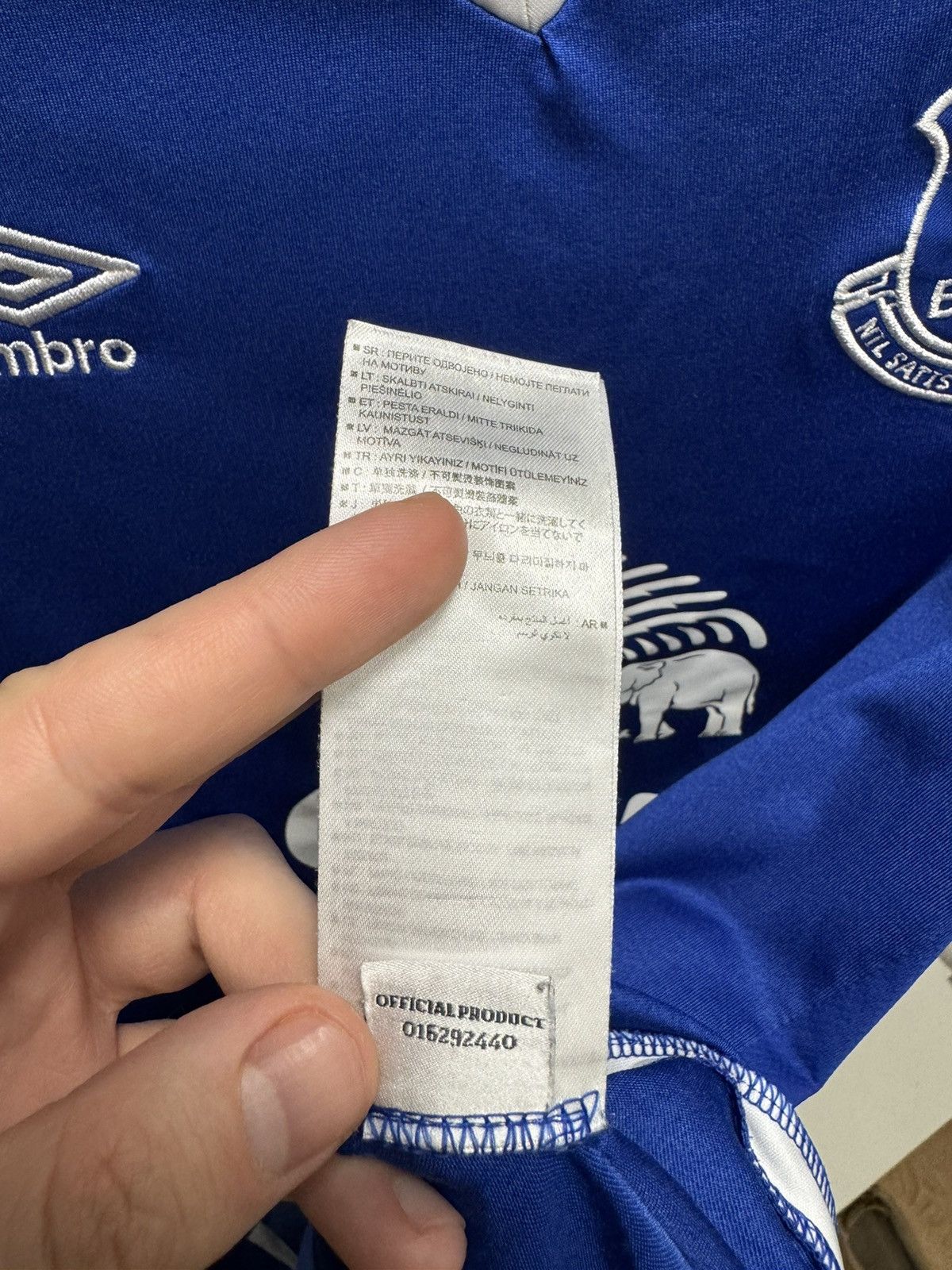 Umbro Everton umbro soccer jersey Chang L sz vintage Size US L / EU 52-54 / 3 - 4 Thumbnail