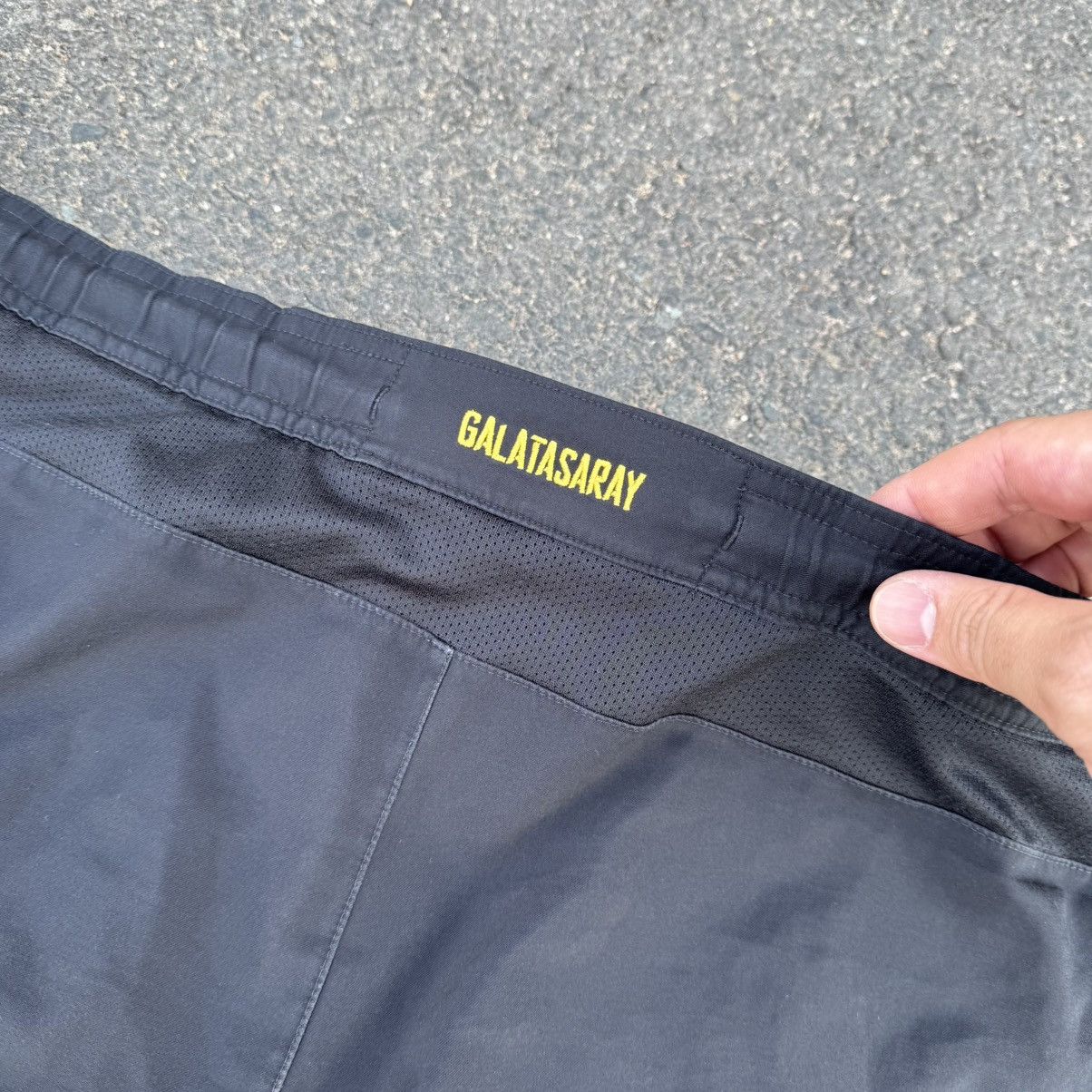 Nike Y2K Nike Galatasaray Black Soccer Shorts XL Blokecore Size US 36 / EU 52 - 9 Thumbnail