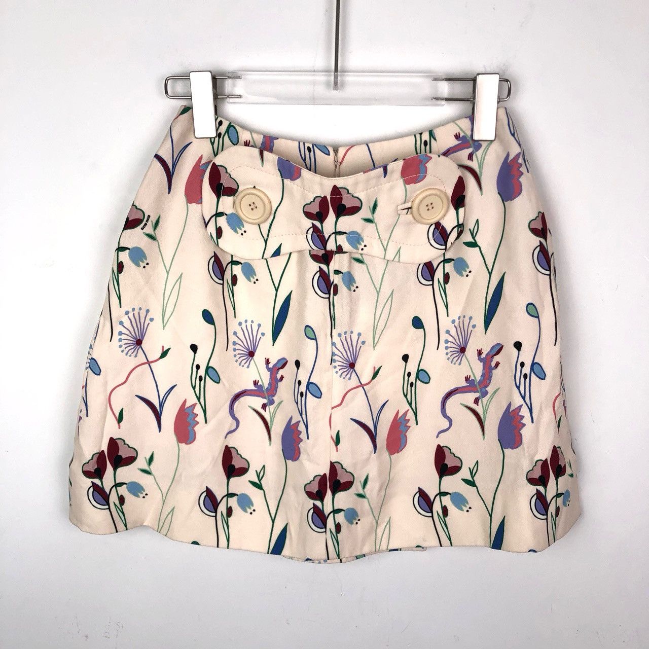 Miu Miu MiuMiu Floral Print Beige Casual Shorts Size 27" / US 4 / IT 40 - 2 Thumbnail