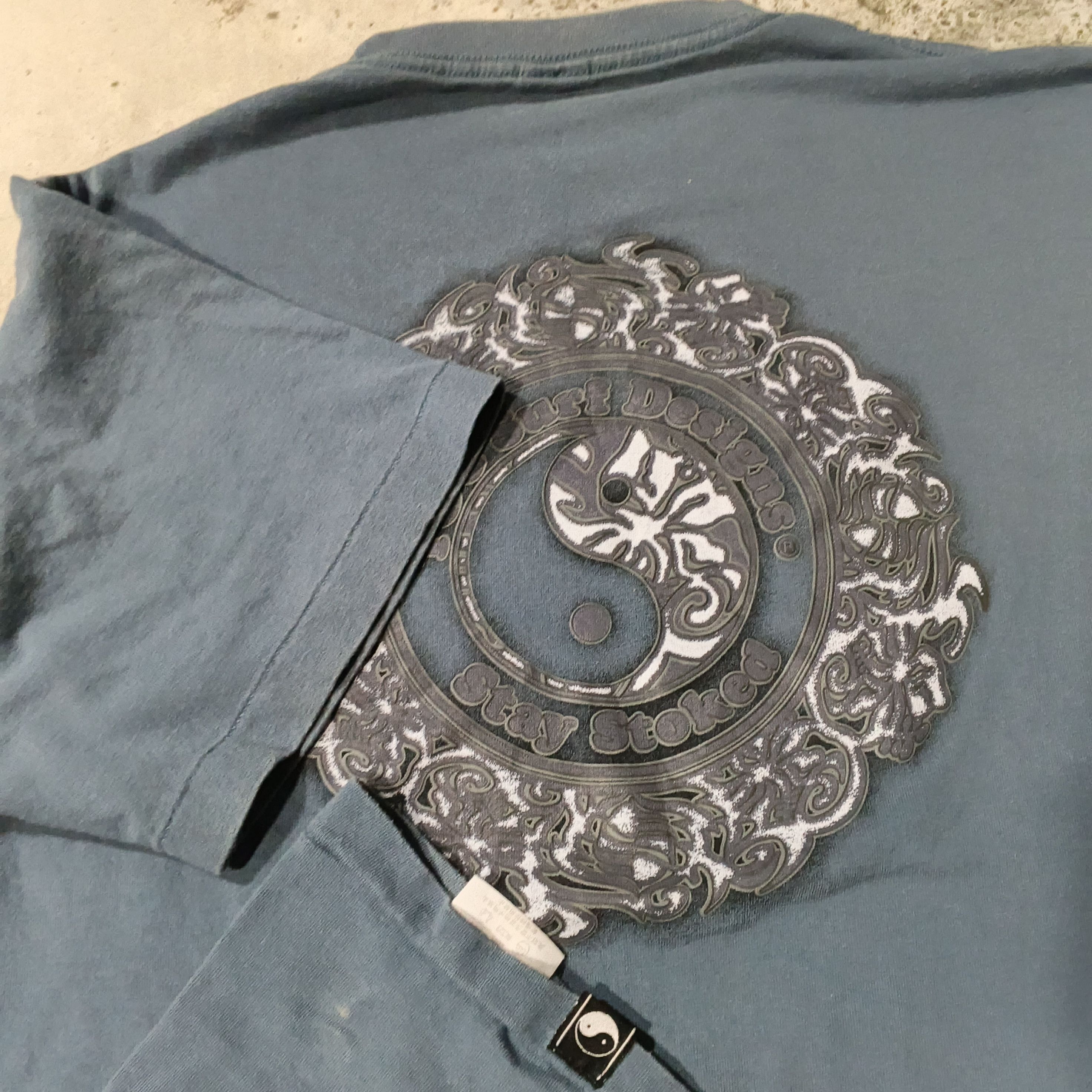 Vintage Vintage Hawaii Surf T&C Ying Yang Size US M / EU 48-50 / 2 - 5 Thumbnail
