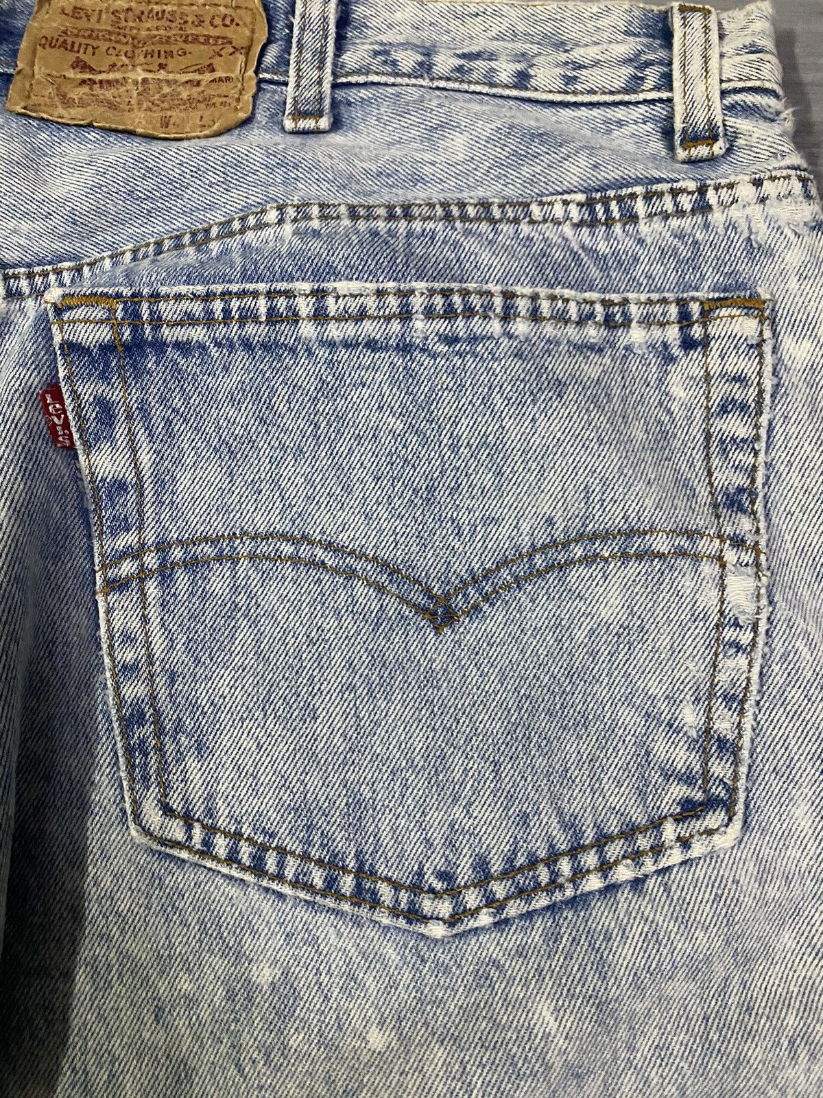 Levi's Vintage USA Levis 501 Distressed Light Wash Jeans Size US 40 / EU 56 - 23 Thumbnail