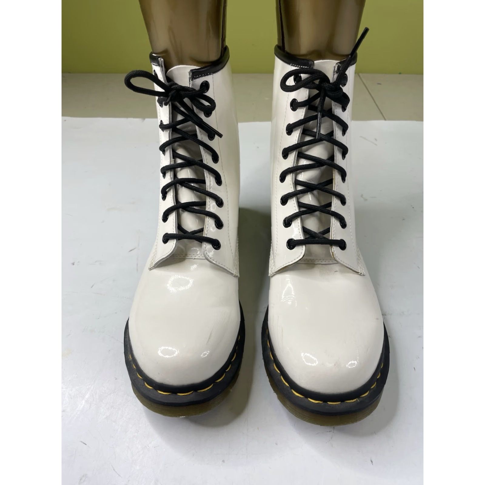 Dr. Martens Dr. Martens Boots White Air Wair Leather 11821 Womens US 11 EU 43 Ankle Combat Boot Size US 11 / IT 41 - 4 Thumbnail