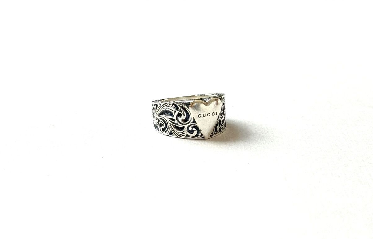 Gucci Gucci .925 Silver Engraved Heart Ring Size ONE SIZE - 2 Thumbnail