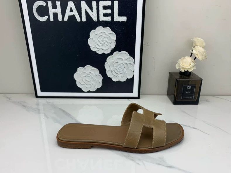 Hermes Hermes Brown Slide Sandals Size 37-2506 Size US 7 / IT 37 - 6 Thumbnail