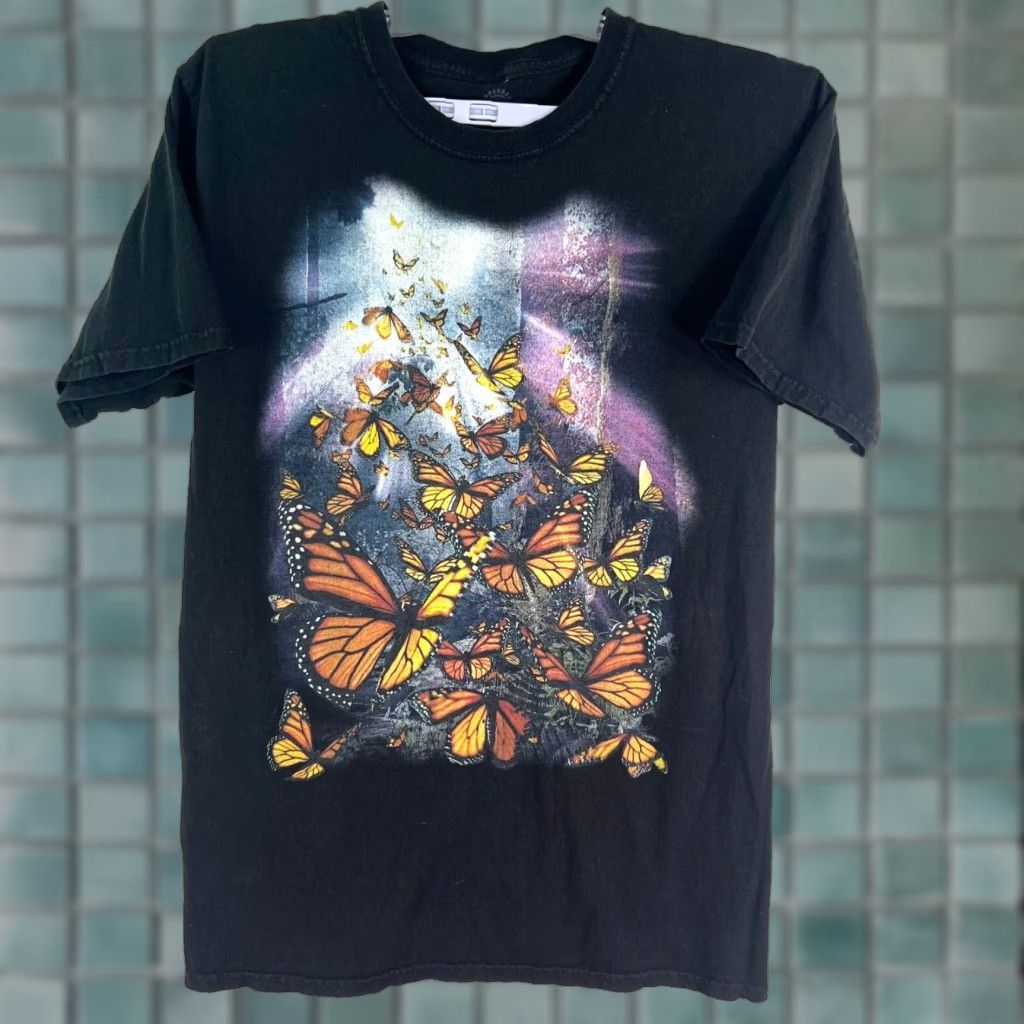 The Mountain VINTAGE The Mountain Butterfly T-Shirt Men Adult Medium Black Graphic Print All Seasons Size US M / EU 48-50 / 2 - 1 Thumbnail