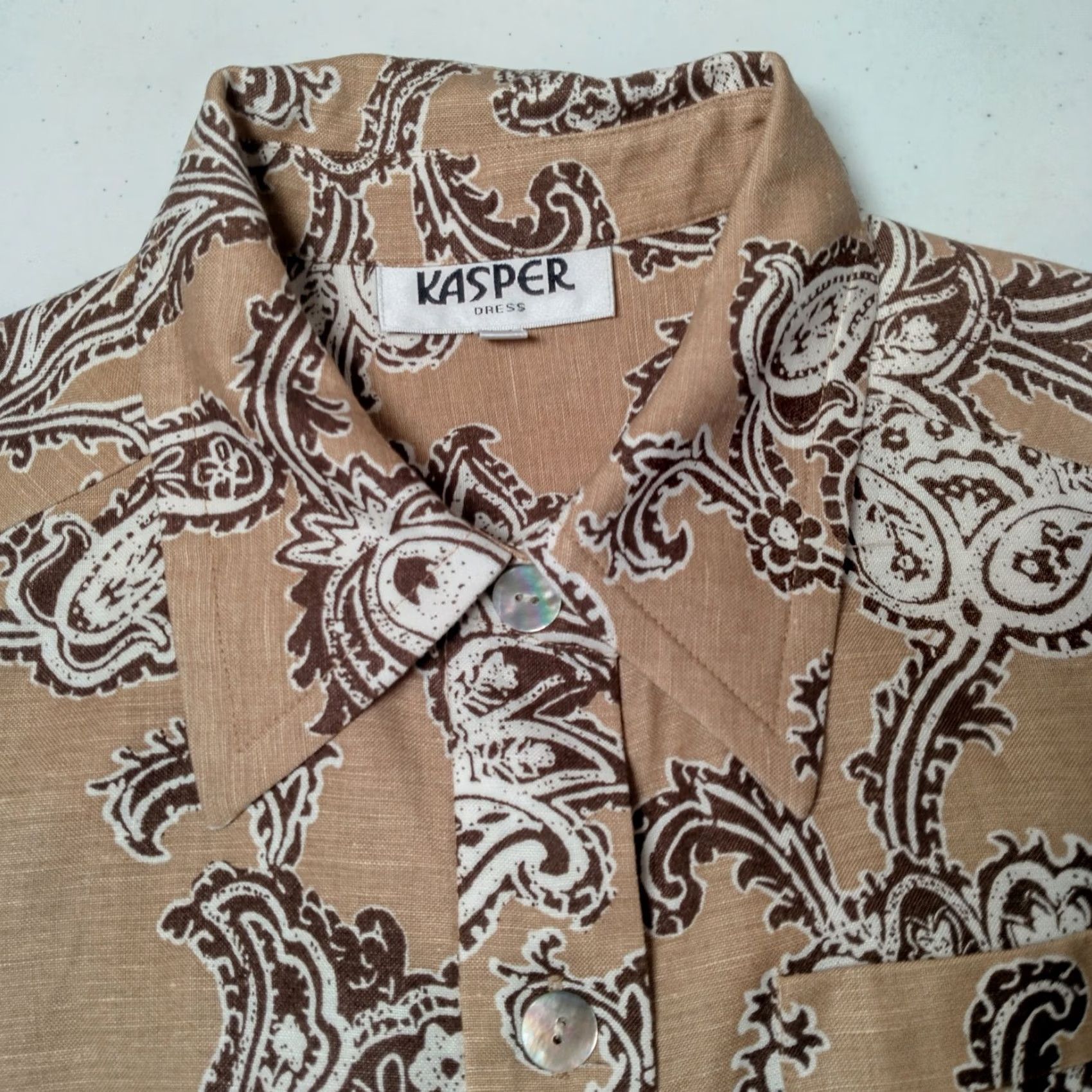 Kasper Kasper Shirt Dress Size 8 Button Front Collared 3/4 Sleeve Brown Floral Paisley Linen Rayon Knee Length Women Dress Size M / US 6-8 / IT 42-44 - 7 Thumbnail