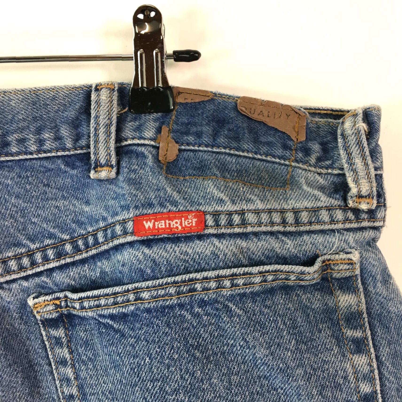 Wrangler Wrangler Jeans Mens Straight Denim 42 x 30 Regular Blue 5-Pocket Belt Loops Medium Wash 30 Inseam Men’s Regular Fit Jeans Size US 42 / EU 58 - 4 Thumbnail