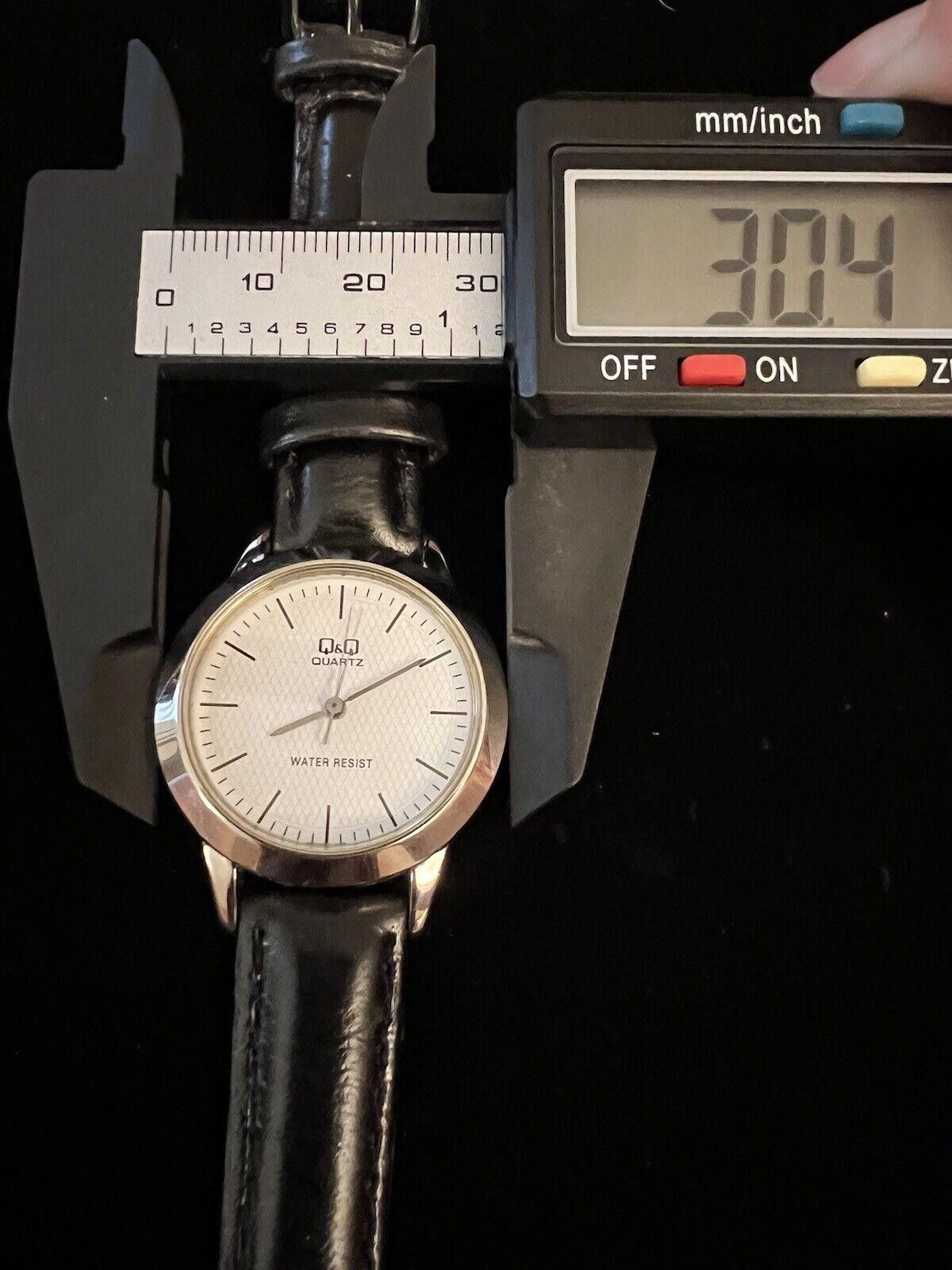 Designer Q & Q Watch Unisex New Battery Hardly Worn Size ONE SIZE - 2 Thumbnail