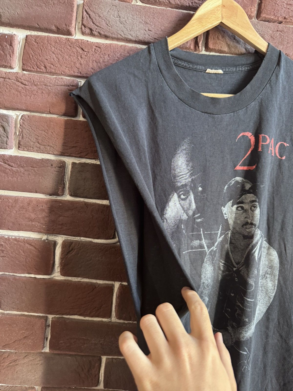 Band Tees Vintage 90s 2pac Tupac Shakur Legend Cutoff Tshirt Rap Band Size US L / EU 52-54 / 3 - 5 Thumbnail