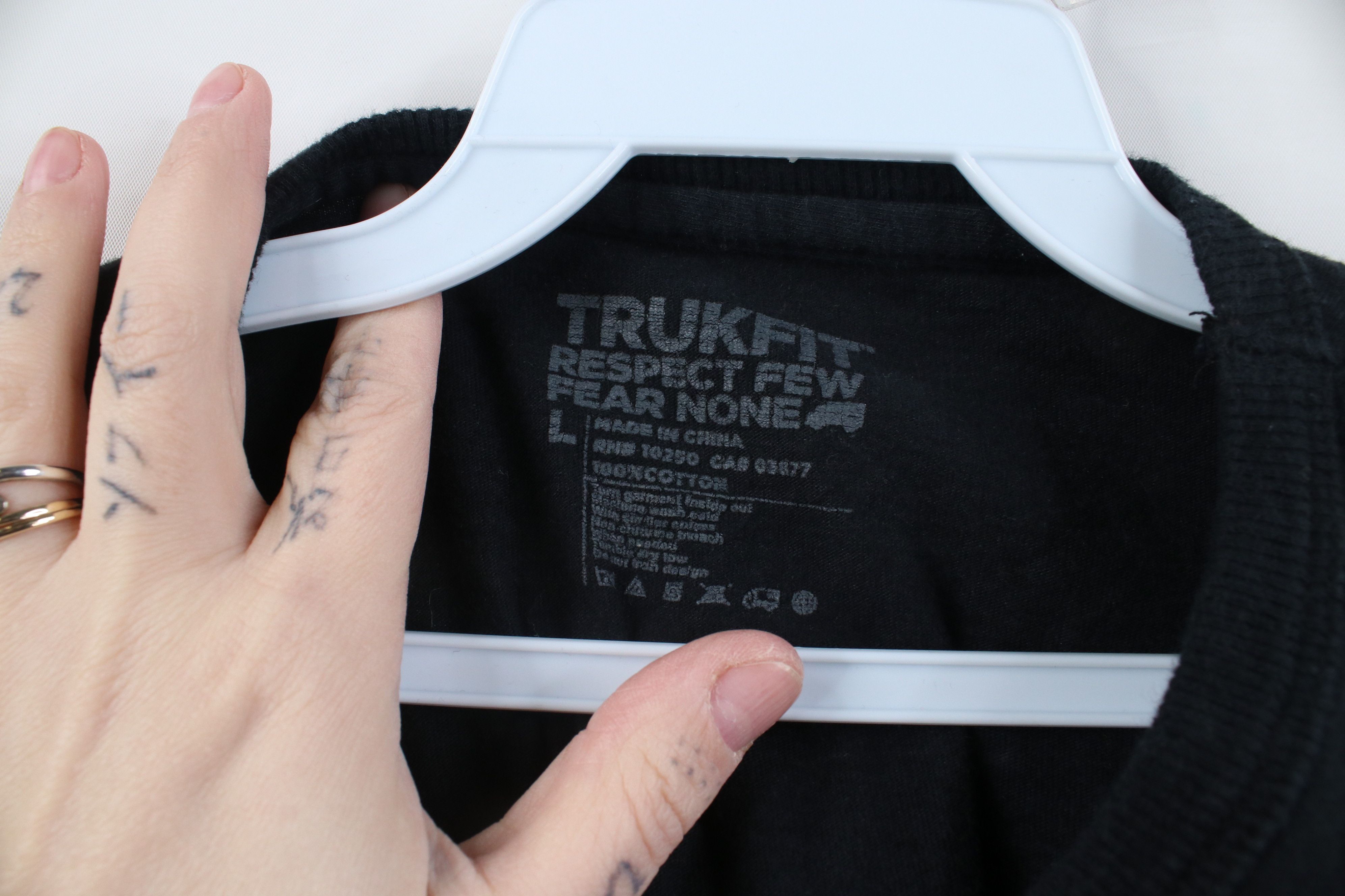 Vintage Vintage Y2K Trukfit Skateboarding Truk Ya Gurl T-Shirt Size US L / EU 52-54 / 3 - 11 Thumbnail