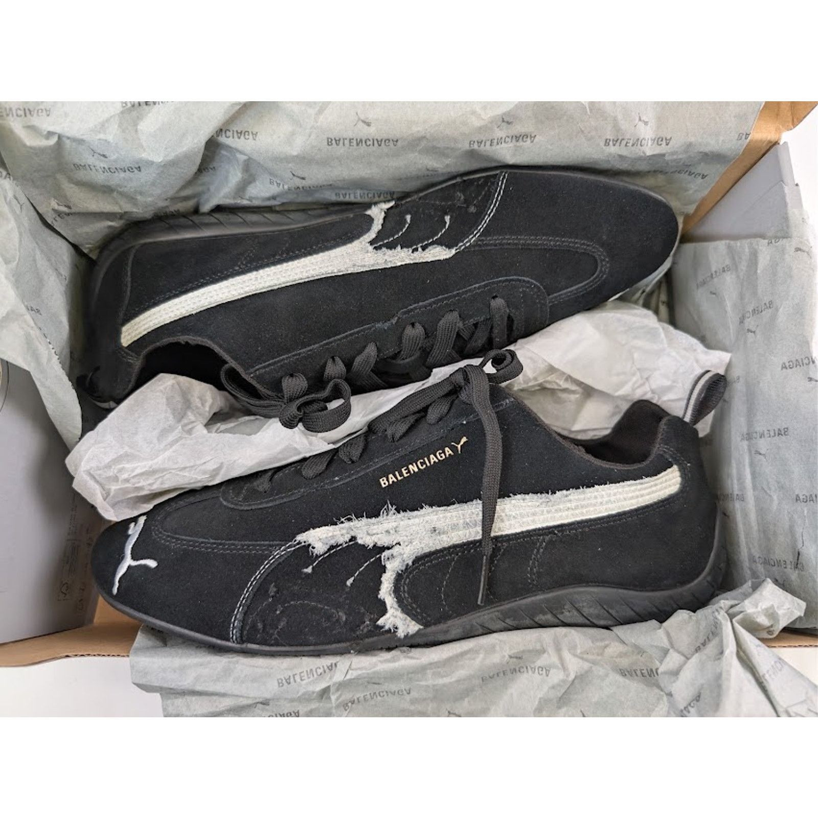 Balenciaga × Puma o1rshd1 Q:3 / Speedcat Destroyed Low Top Sneaker Black/White Size US 12 / EU 45 - 21 Thumbnail