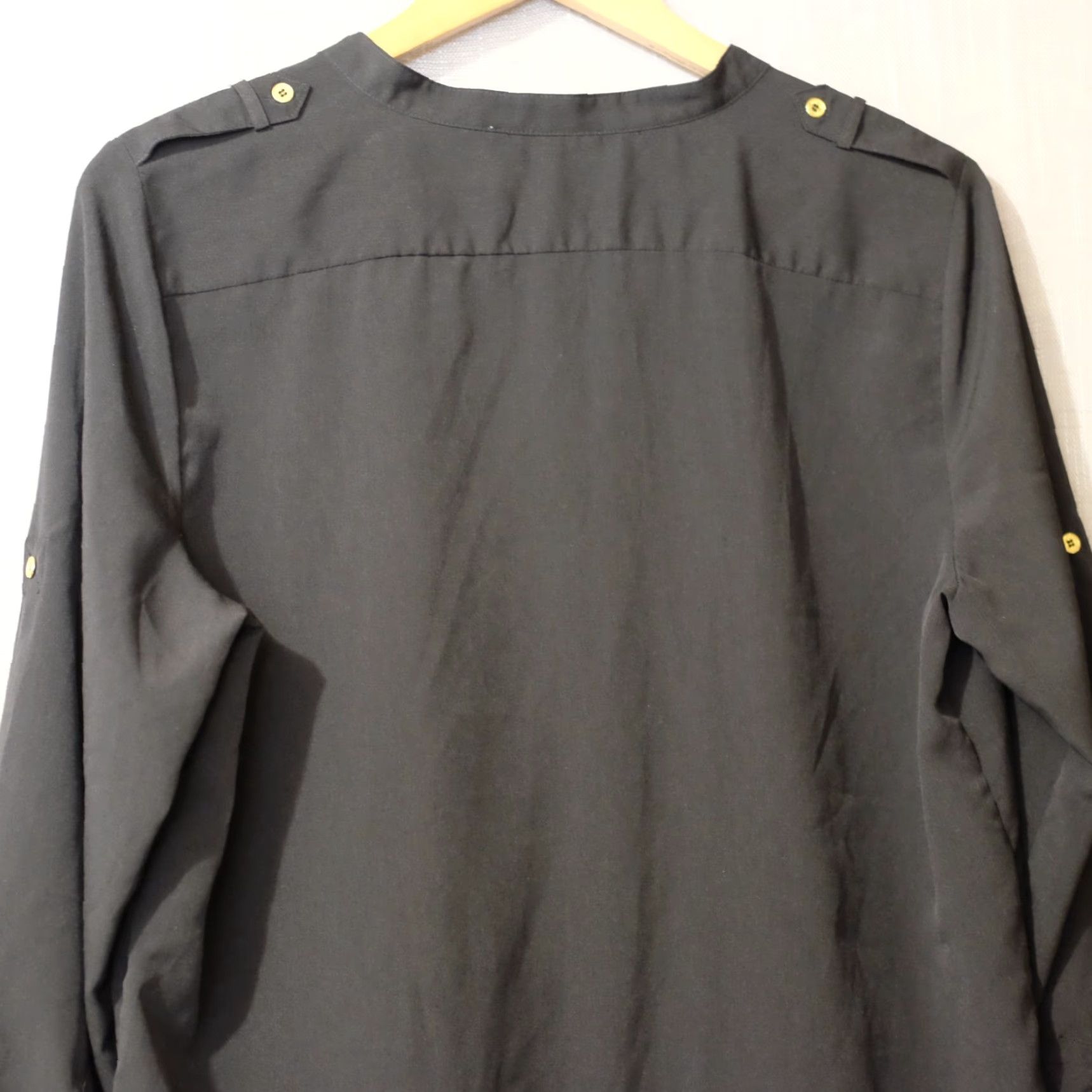 Calvin Klein Calvin Klein Button-Down Shirt Front Pocket Gold Button Womens L Black Button-Up Shirt Womens L Modern Basic Casual Workwear Vintage No N/A Size L / US 10 / IT 46 - 6 Thumbnail