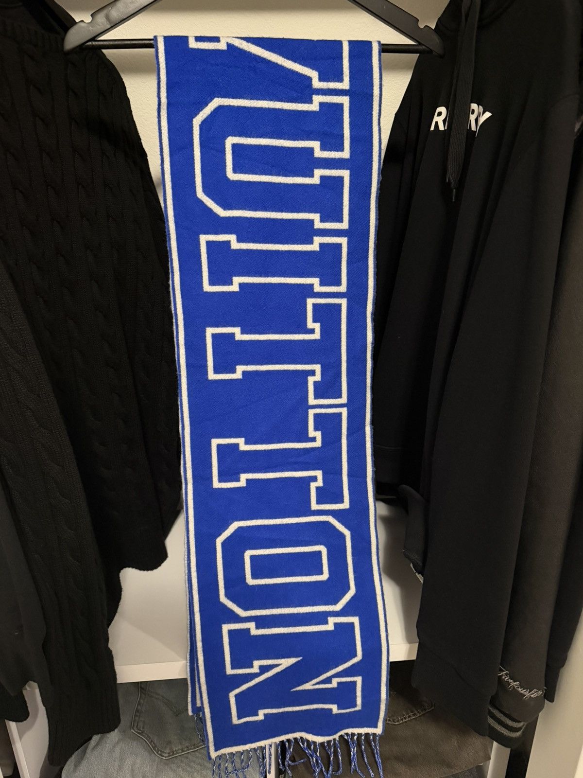 Louis Vuitton Louis Vuitton Varsity Scarf Size ONE SIZE - 2 Thumbnail