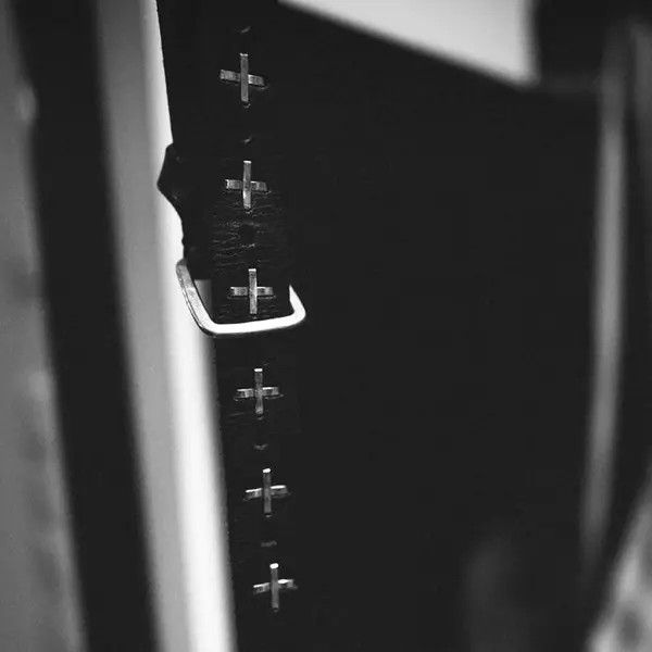 Leather Cleanfit Cross Belt – Retro Punk Style in Black Size ONE SIZE - 2 Thumbnail