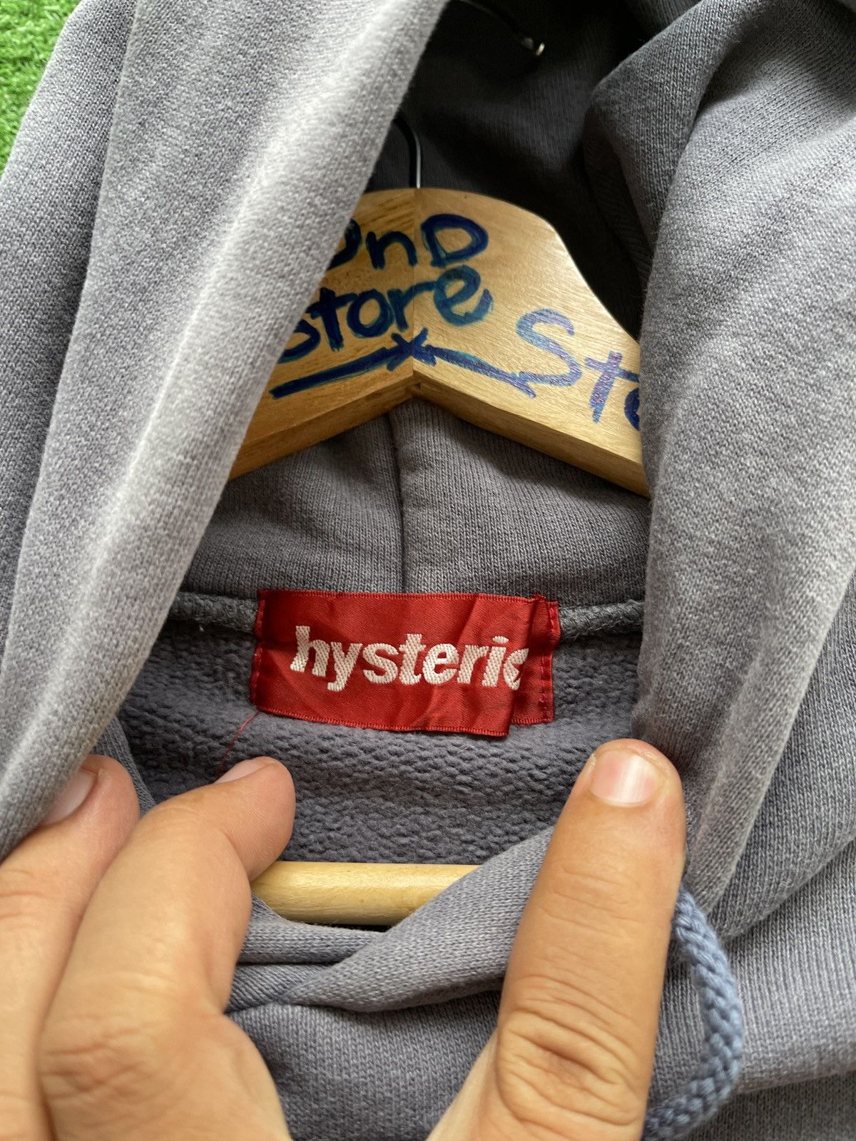 Hysteric Glamour × Japanese Brand × Vintage 🔥HOT🇯🇵🔥VINTAGE SUN FADED HYSTERIC GLAMOUR SPELLOUT VERY RARE Size US M / EU 48-50 / 2 - 6 Thumbnail